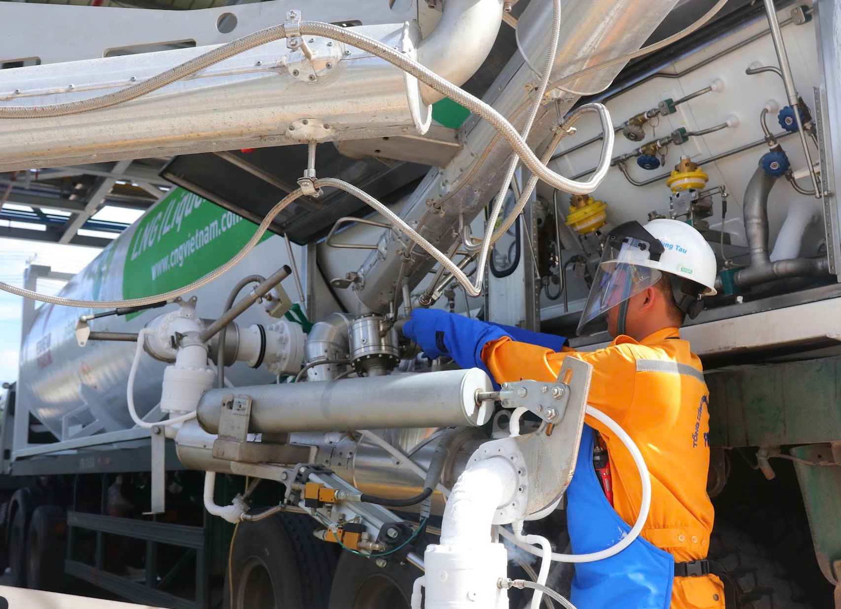 Joshua Ngu,  Yulin Li,  kinh te xanh anh 2