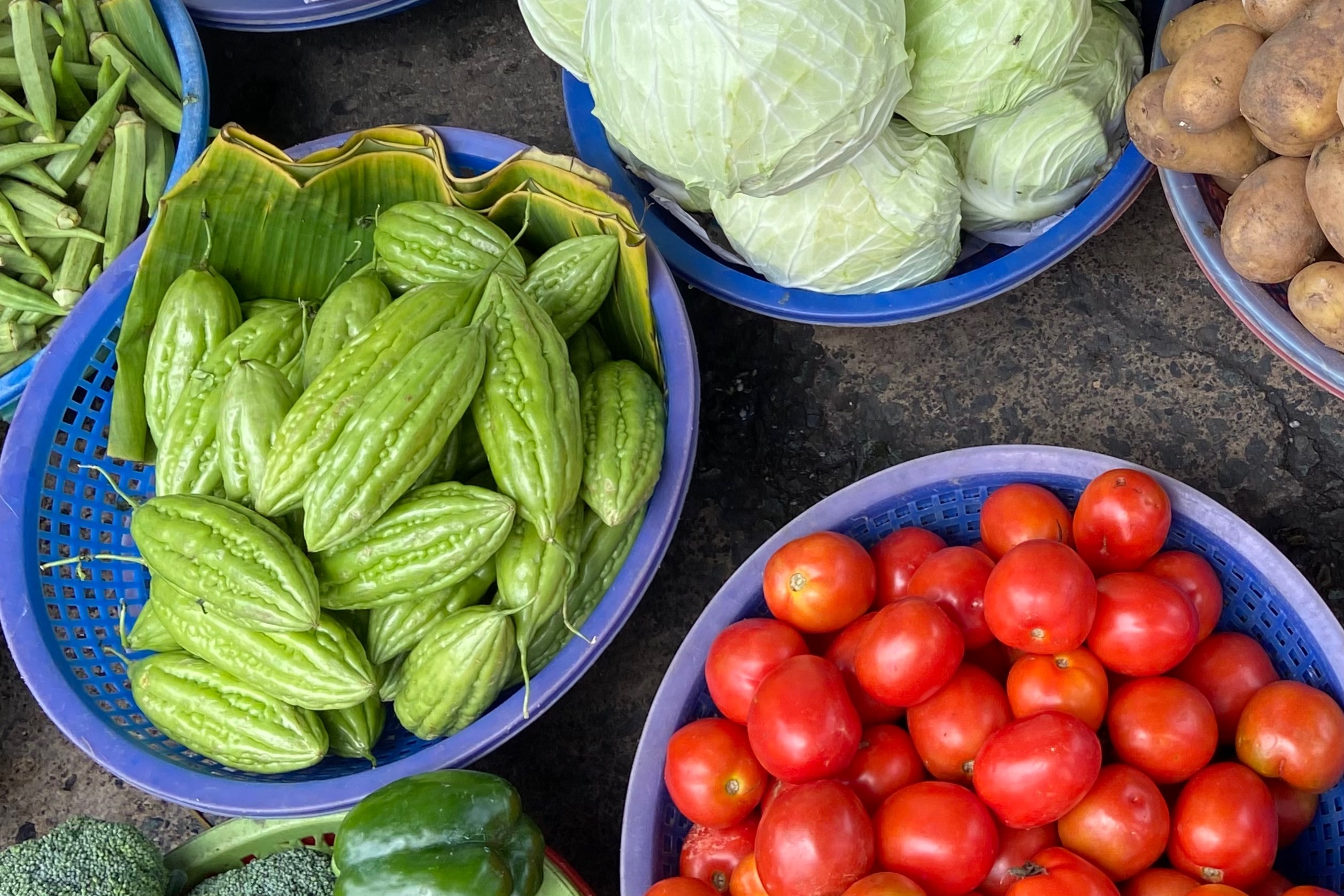 Rau cu, thit, ca tang gia hinh anh