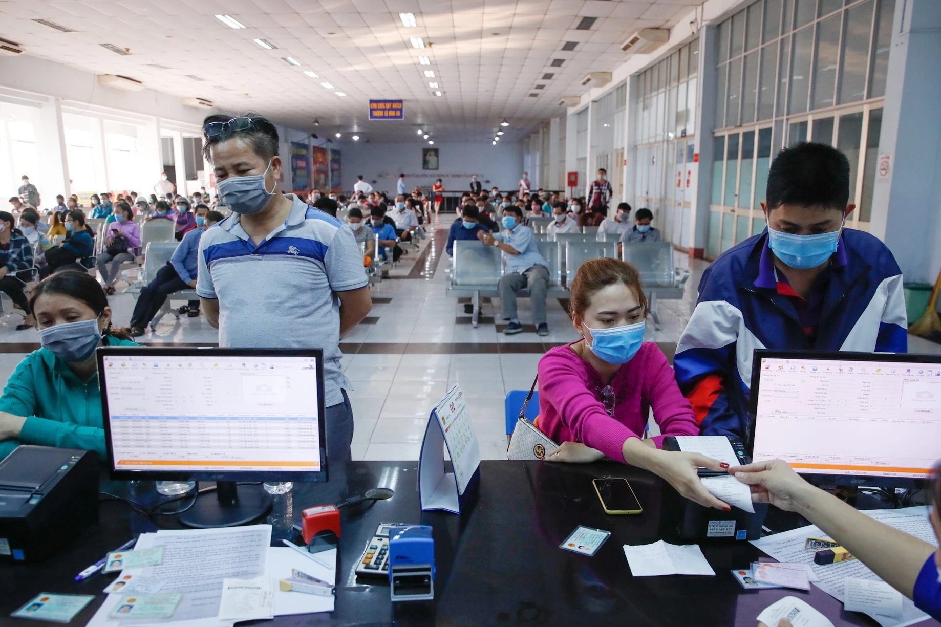 Nhieu chang tau Tet da 'chay ve' hinh anh