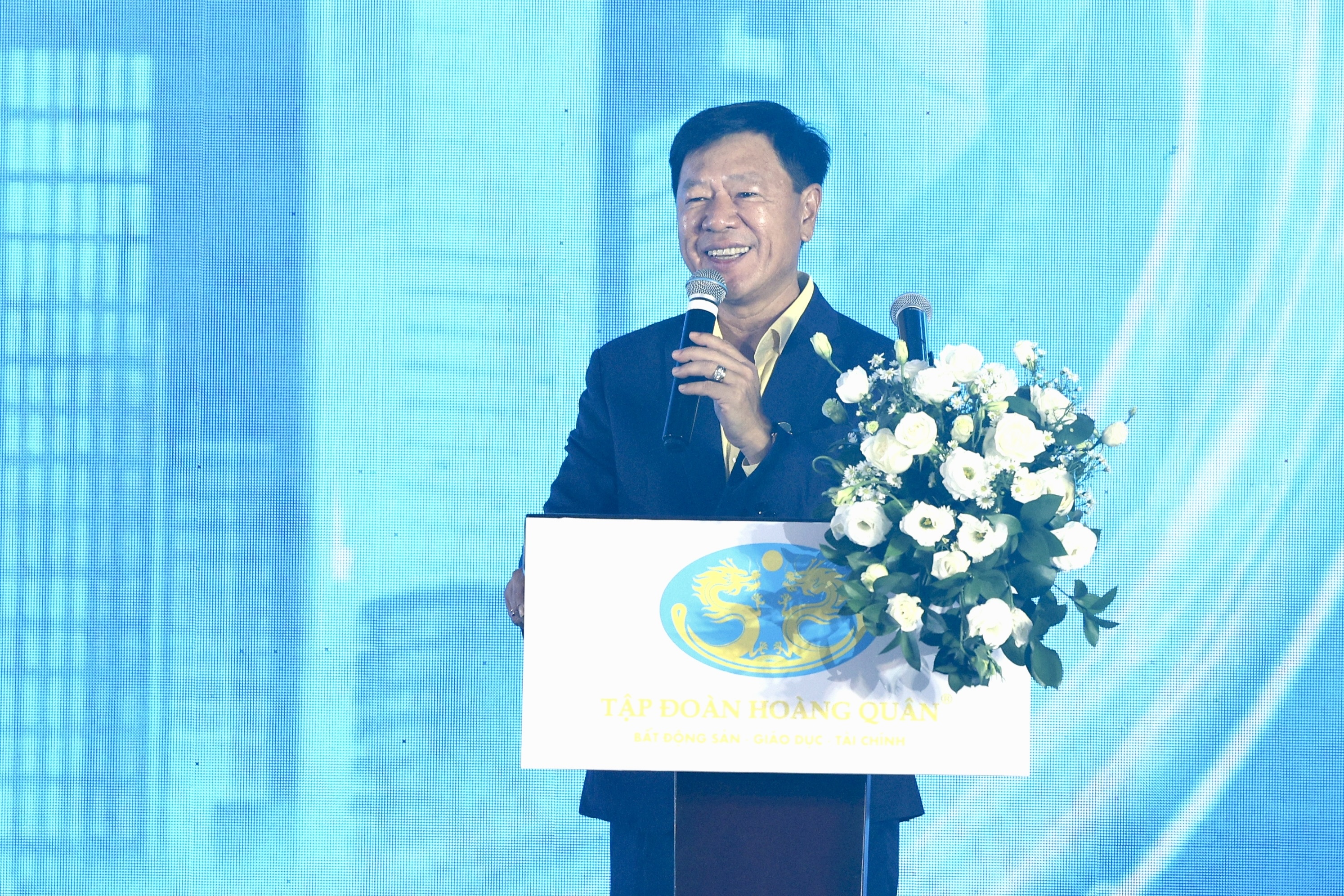 Chu tich Hoang Quan: Chua khi nao gia nha o xa hoi re nhu hien nay hinh anh