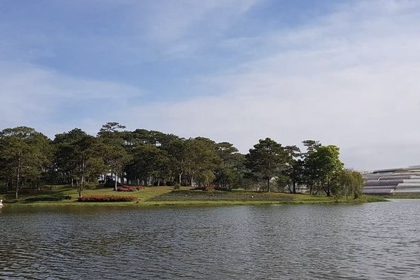 Yeu cau lam ro de xuat xay biet thu ven ho Than Tho o Da Lat hinh anh