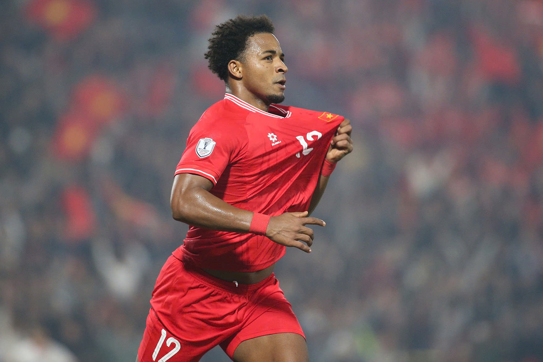 Xuan Son phai dong thue gan 100 trieu khi duoc tang oto hinh anh