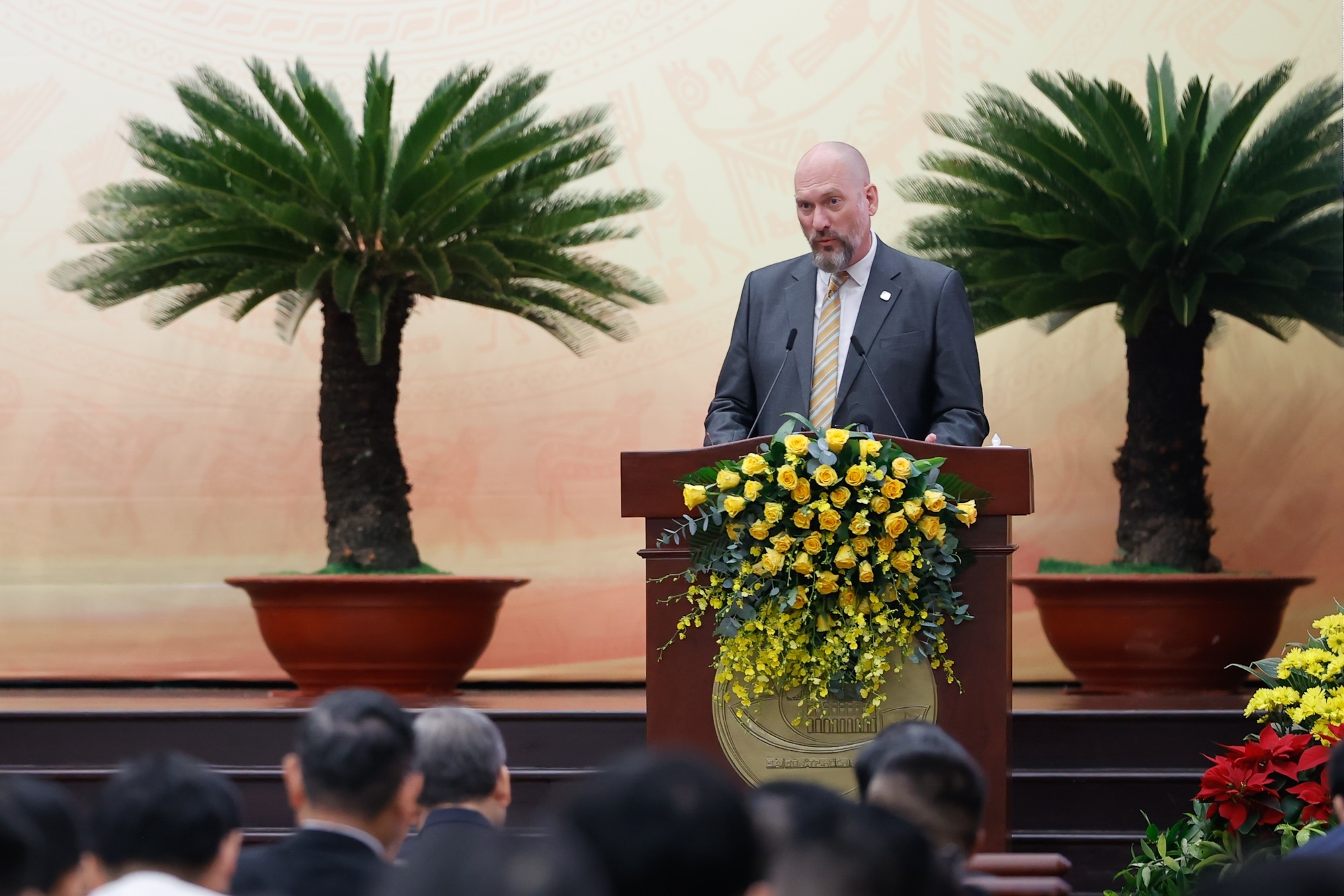 trung tam tai chinh anh 2