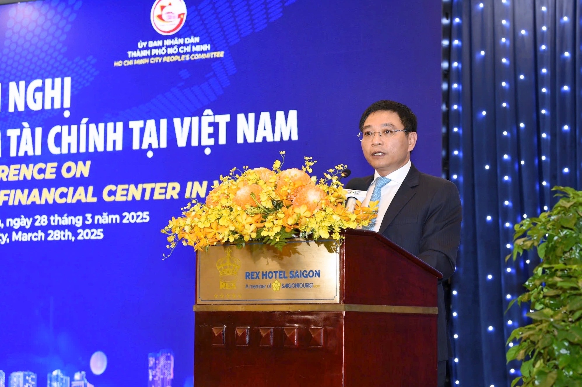 'Thoi diem vang de Viet Nam lam trung tam tai chinh toan cau' hinh anh