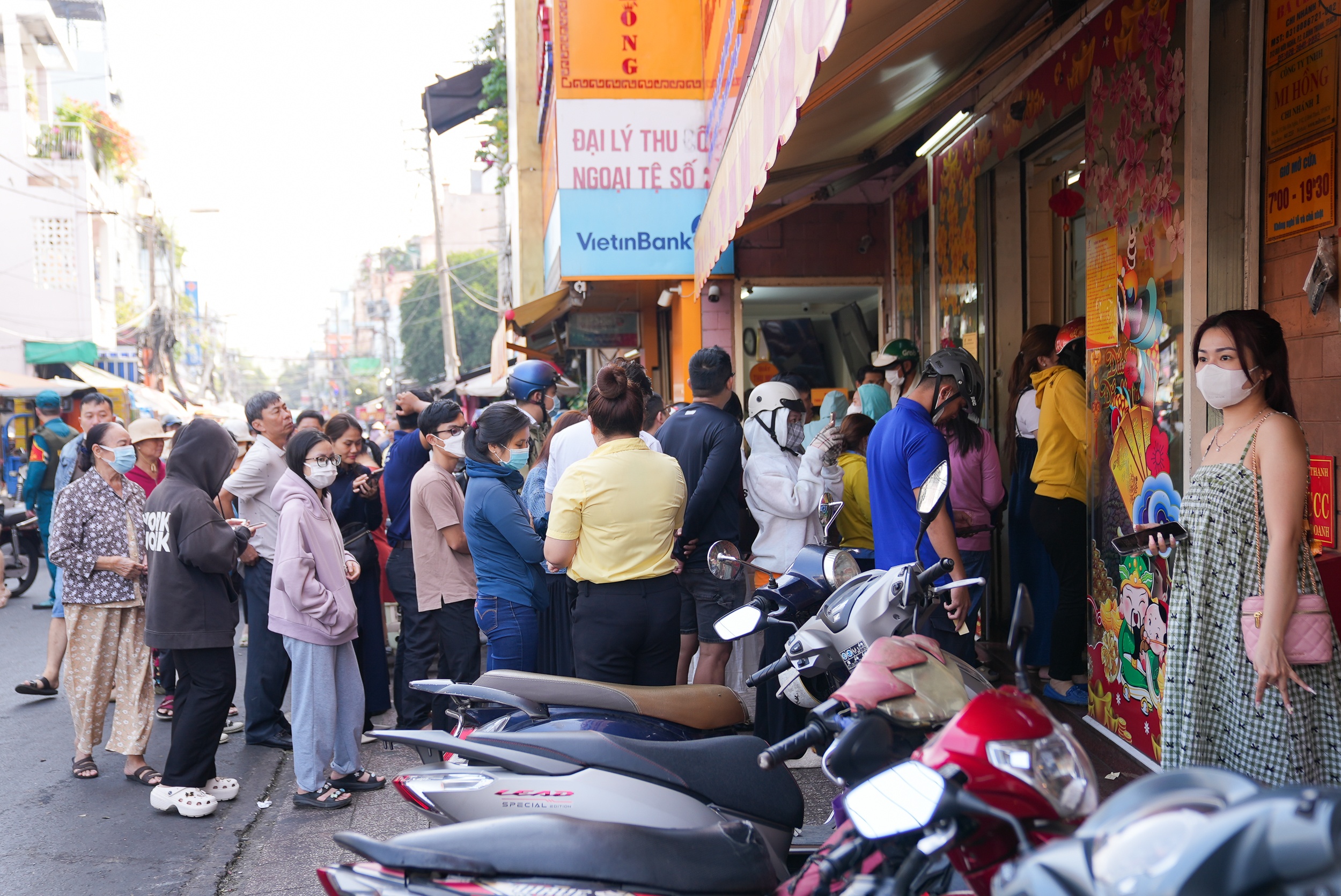 gia vang hom nay anh 2