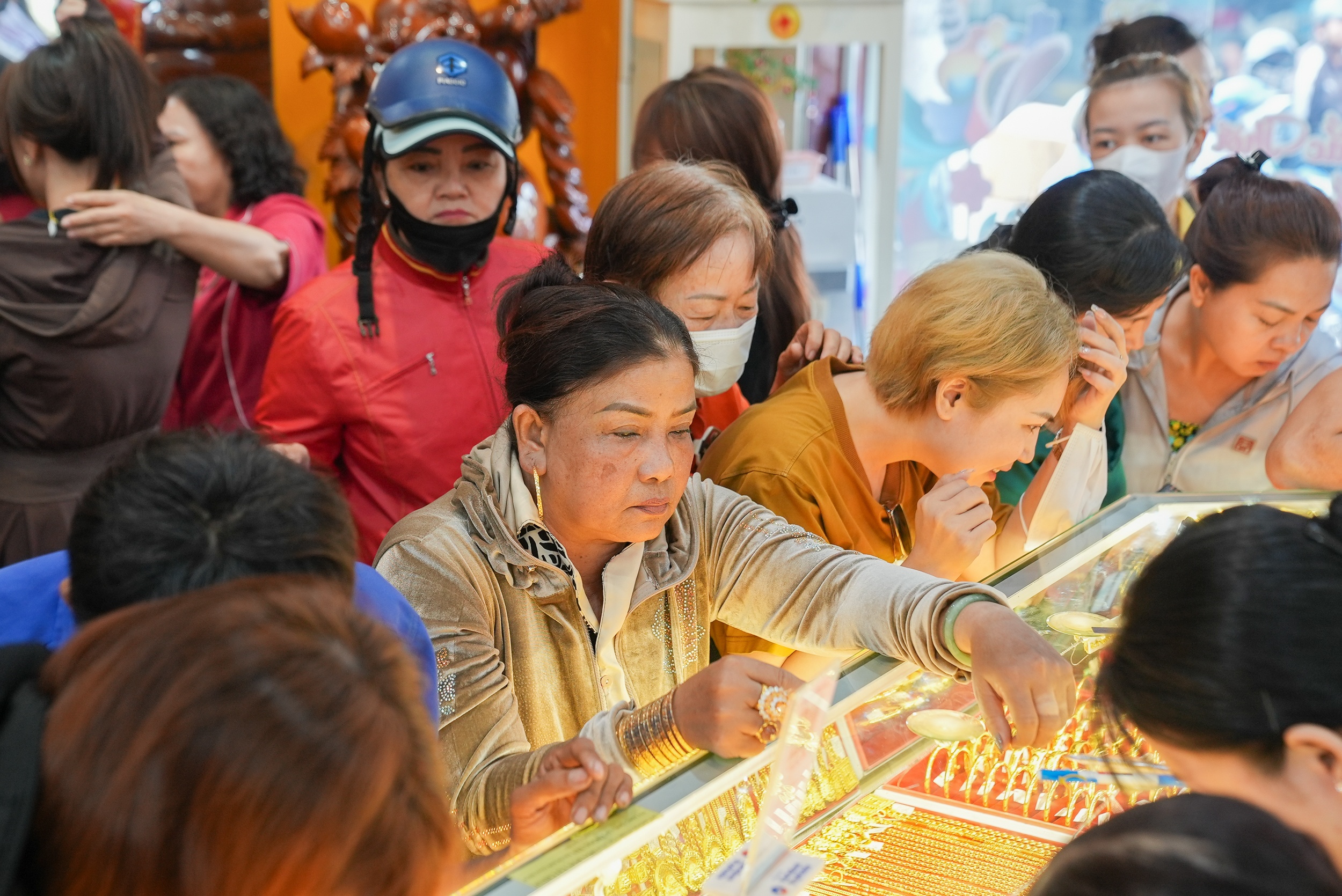 gia vang hom nay anh 6