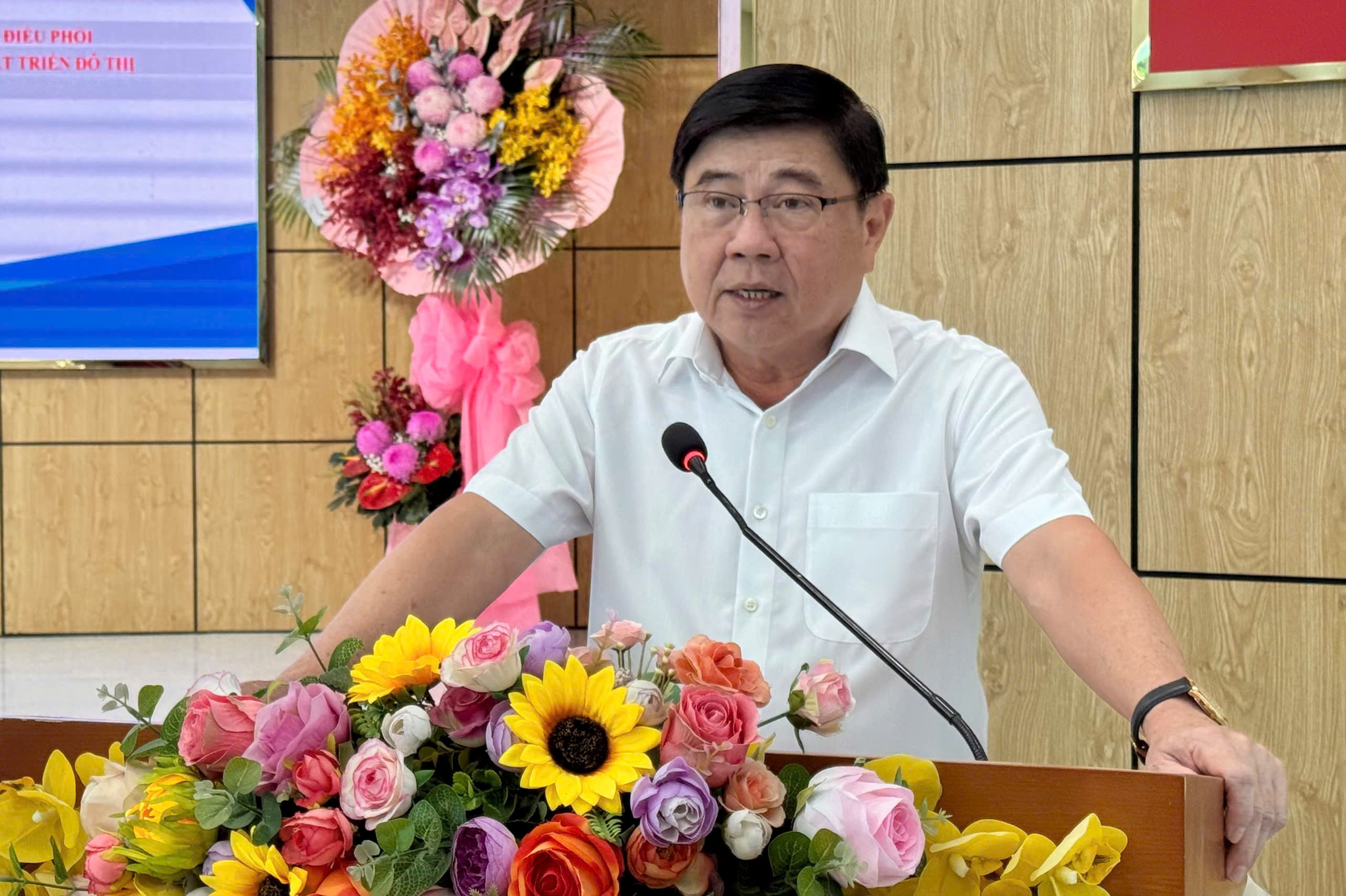 phuong Long Binh anh 1