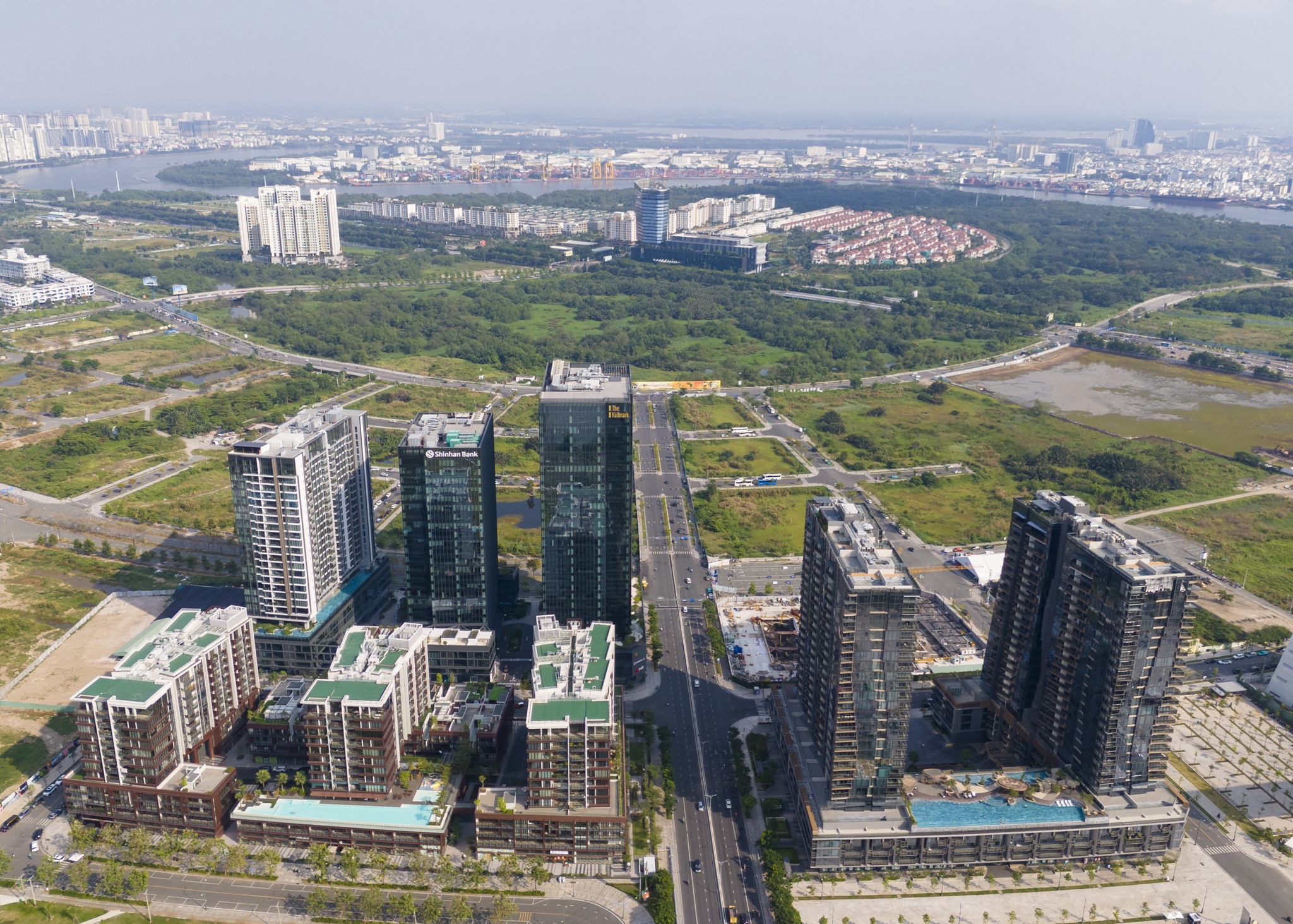 TP.HCM du kien khai truong Trung tam Tai chinh Quoc te vao 19/12 hinh anh