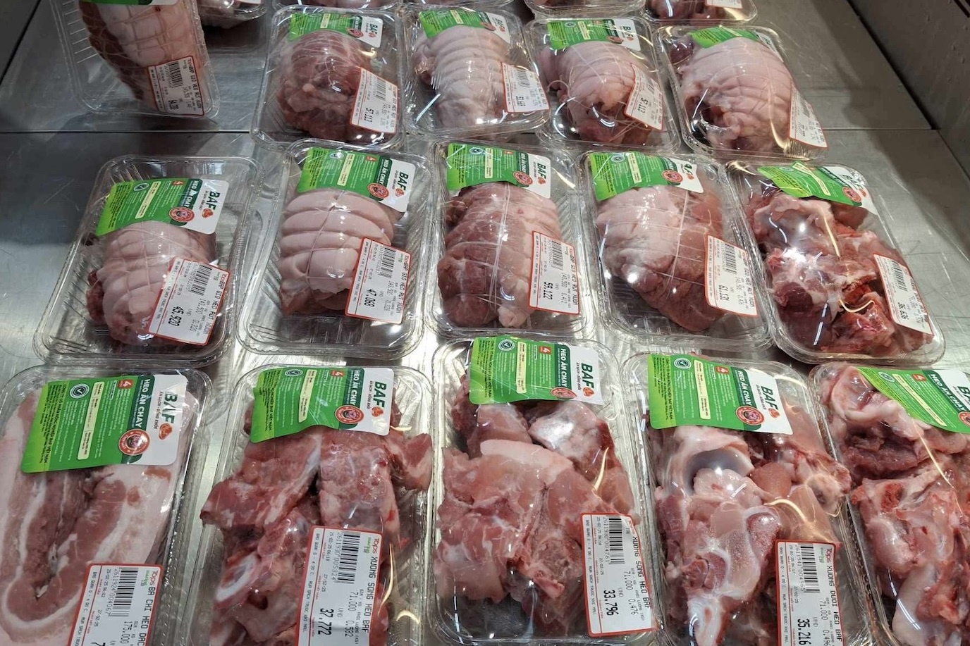 Tiet lo chi phi nuoi heo hoi, thit heo co loai vot len 280.000 dong hinh anh