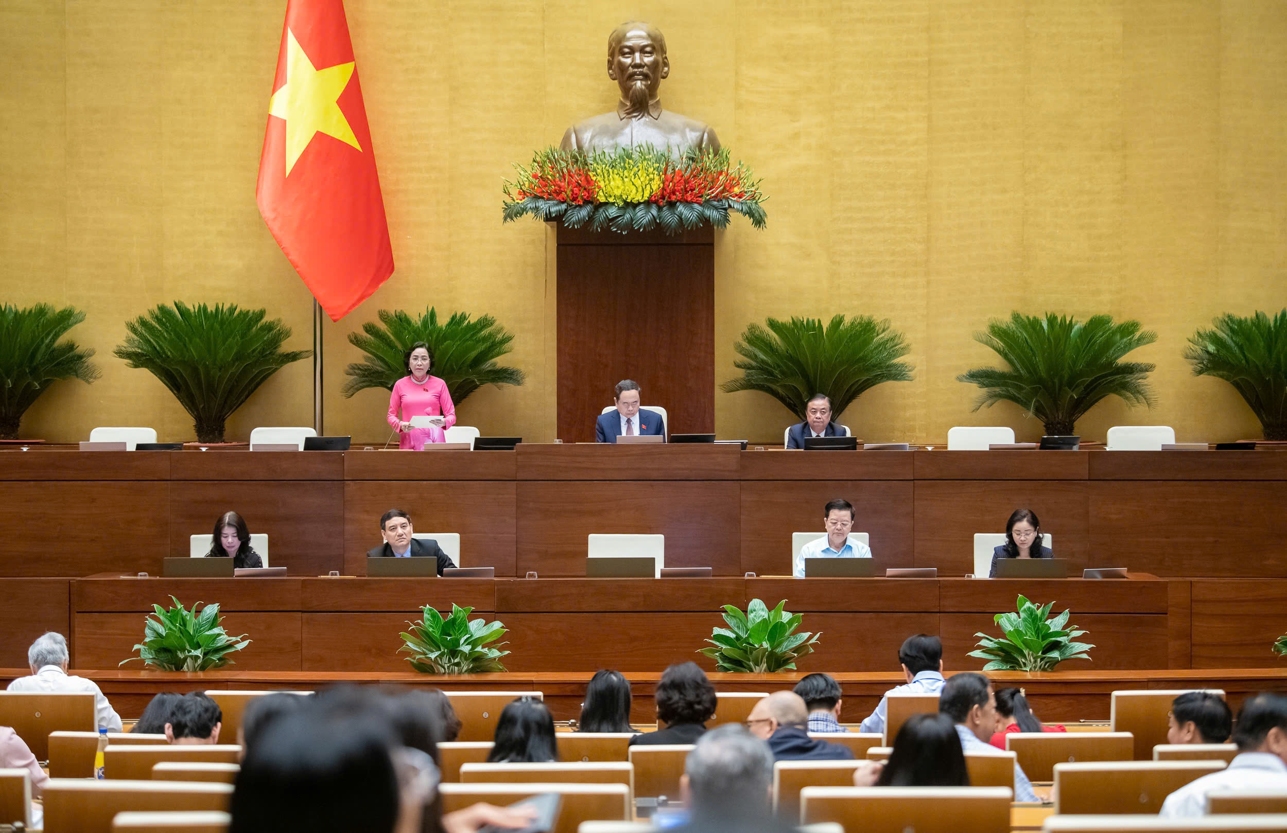 luat quang cao,  nguoi noi tieng anh 2