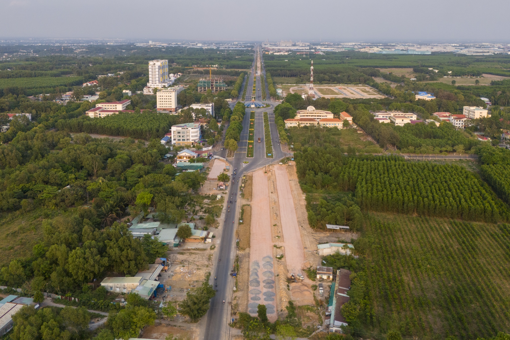 2 tuyen duong noi san bay Long Thanh co the hoan thanh vao thang 8 hinh anh
