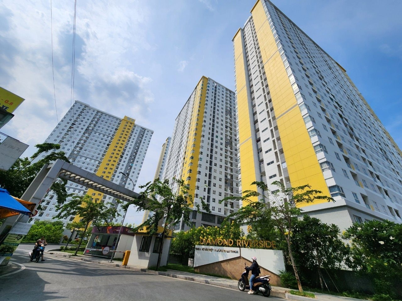 So Xay dung TP.HCM noi ve 300 can ho nut tuong sau du chan dong dat hinh anh