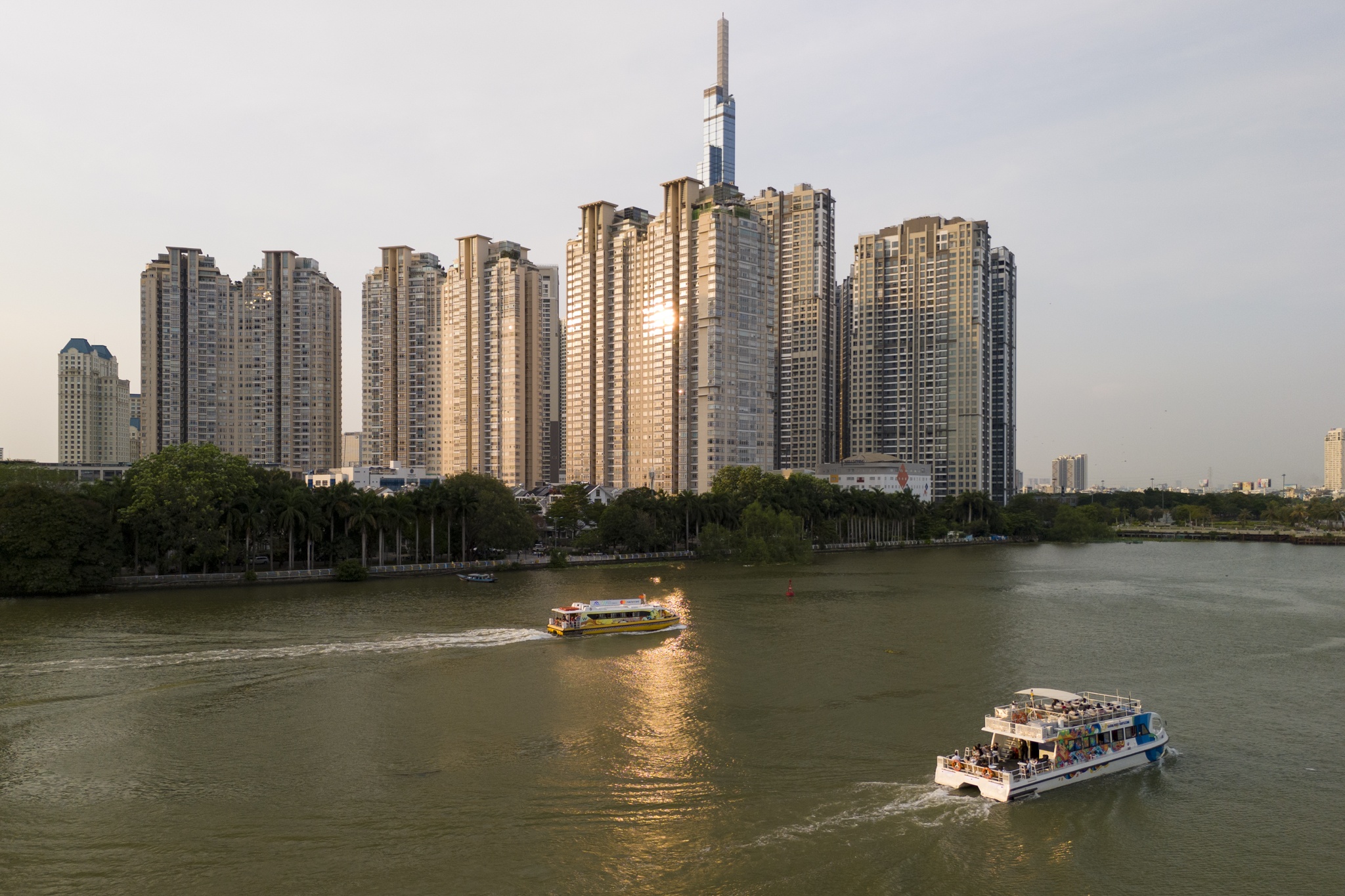 TP.HCM lay y kien ve viec cho thue chung cu ngan ngay hinh anh