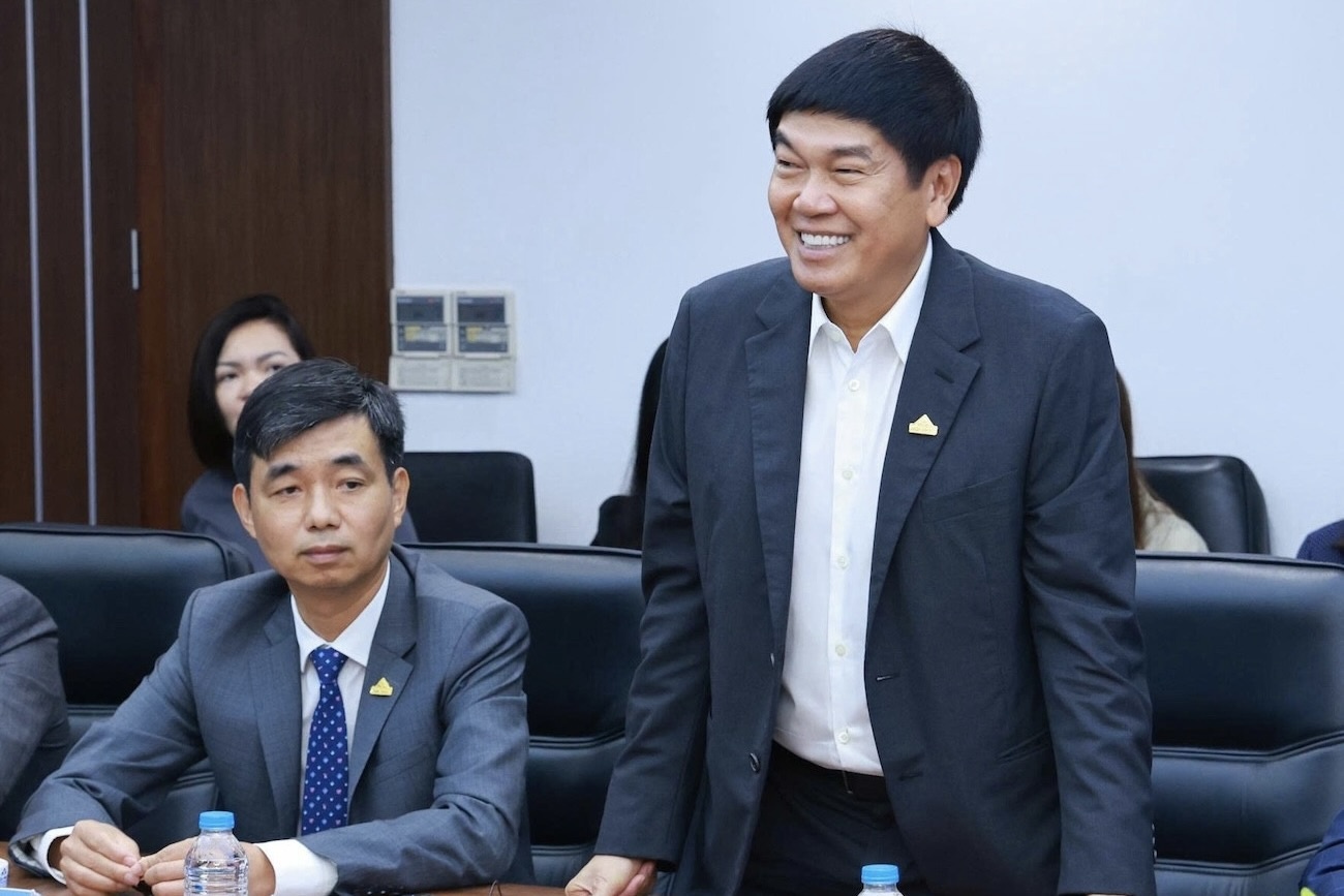 Ong Tran Dinh Long tra loi viec co muon dau tu duong sat cao toc khong hinh anh