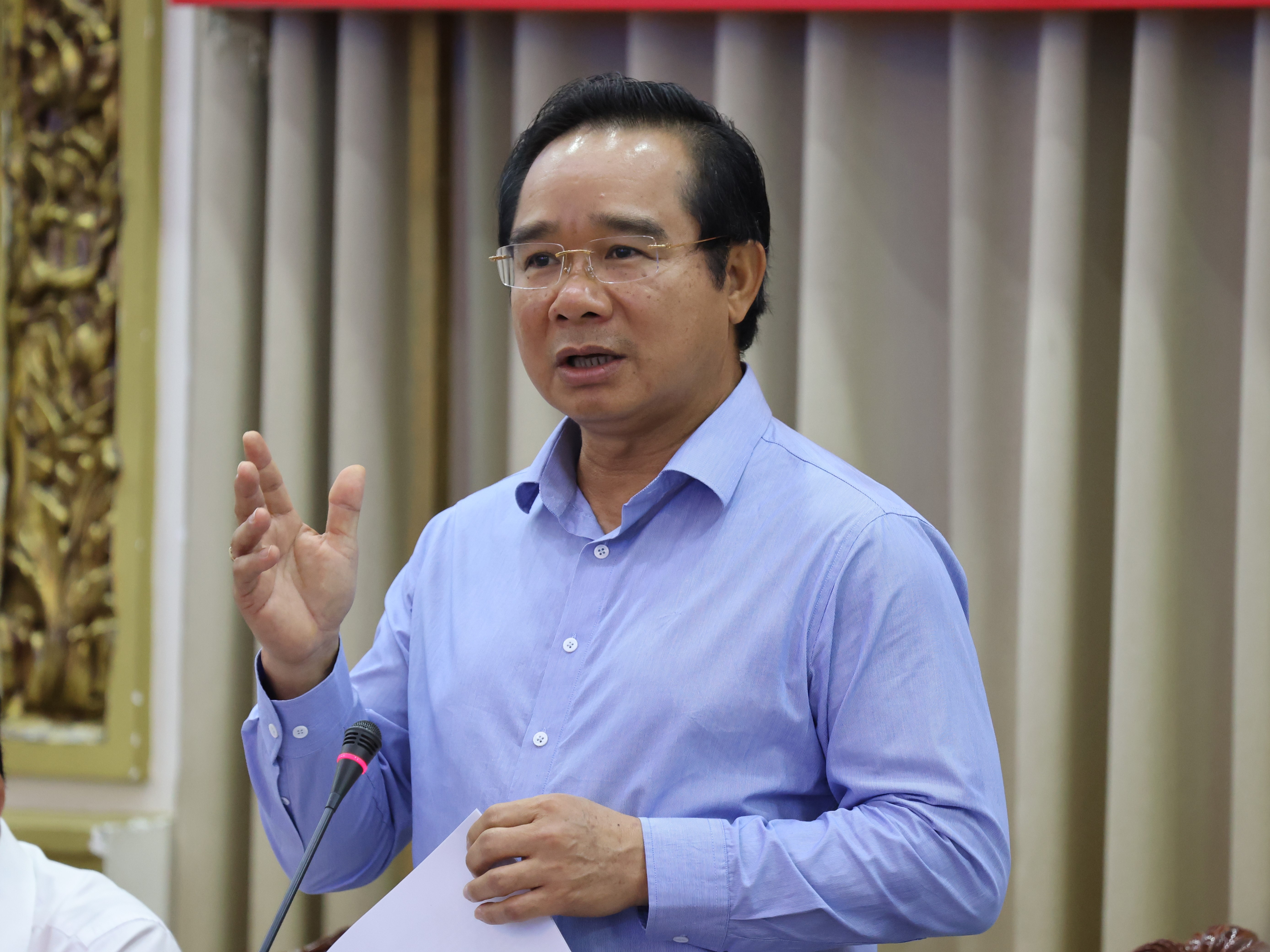 Chu tich TP.HCM: Co nha dau tu rot 2 ty USD chi sau 1 gio lam viec hinh anh