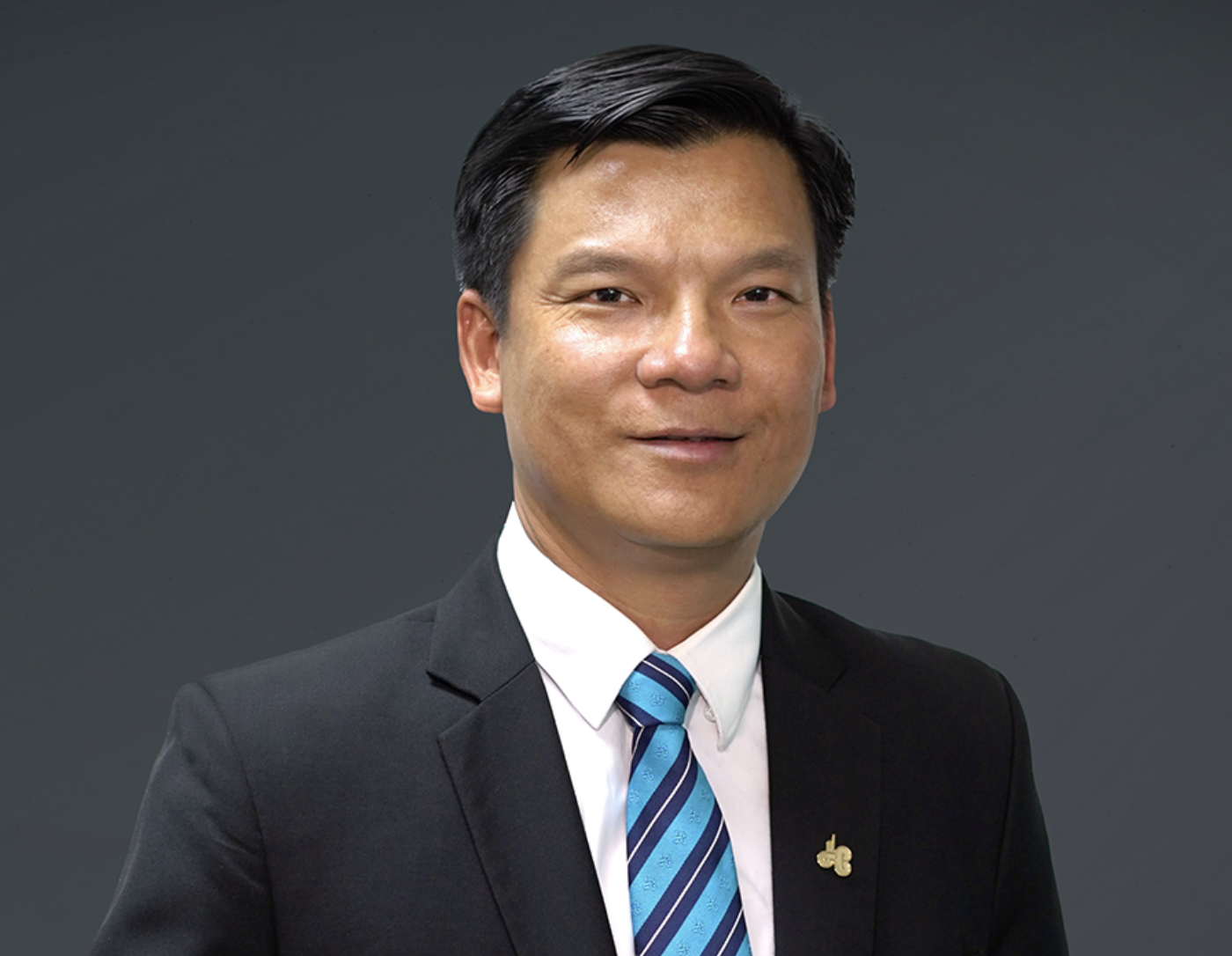 Tong giam doc Xay dung Hoa Binh muon ban toan bo co phieu hinh anh