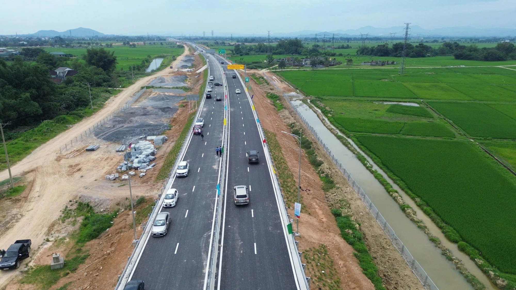 De xuat phuong an thu phi 13 tuyen cao toc hoan thanh trong nam 2025 hinh anh