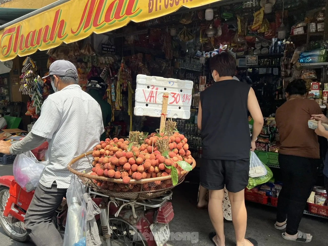 nguoi dan tphcm,  vai thieu anh 7