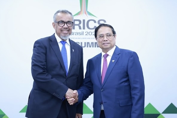 Tong giam doc WHO: Viet Nam di dung huong cham soc suc khoe toan dan hinh anh