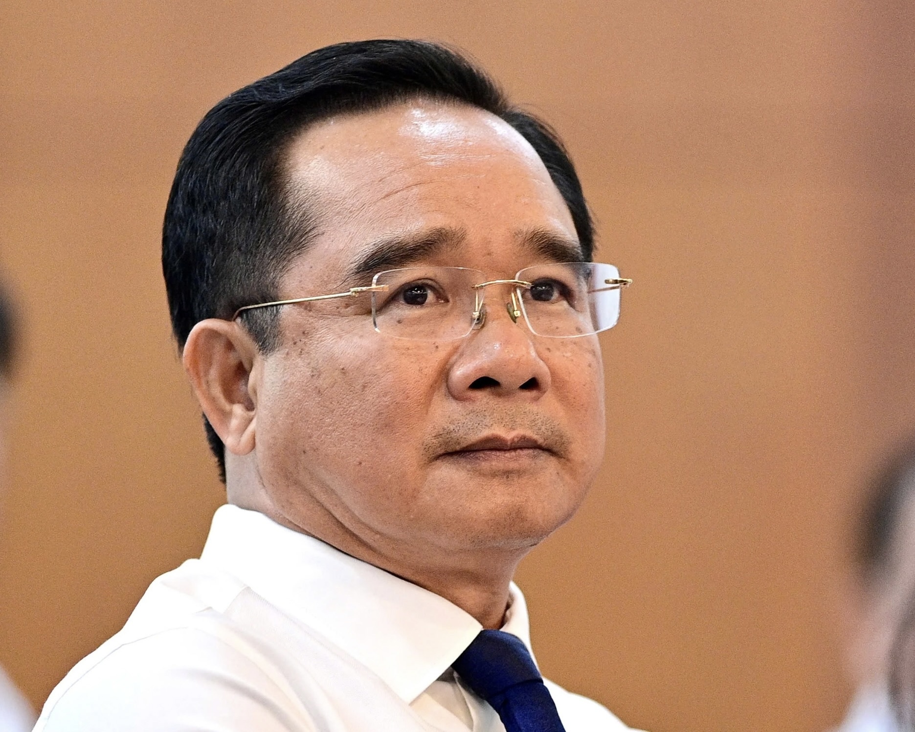 dau tu cong anh 1