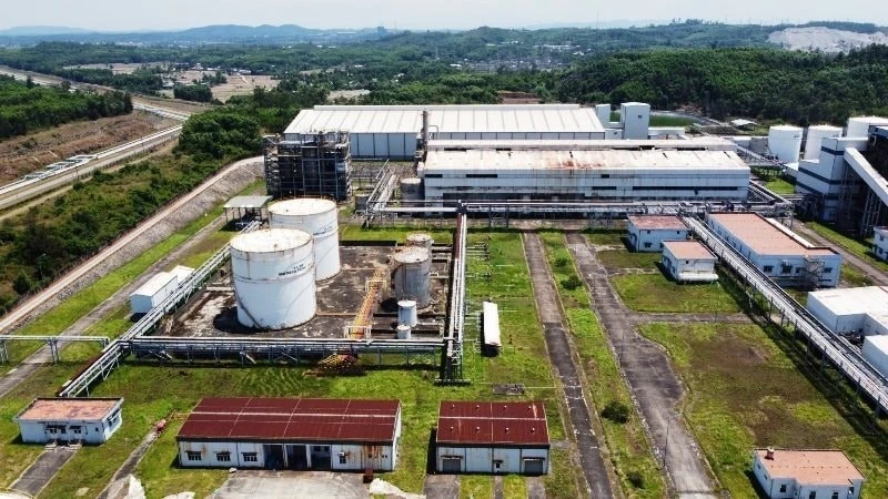 Trien khai xang E10: Canh bac mao hiem voi du an ethanol 'dap chieu'? hinh anh