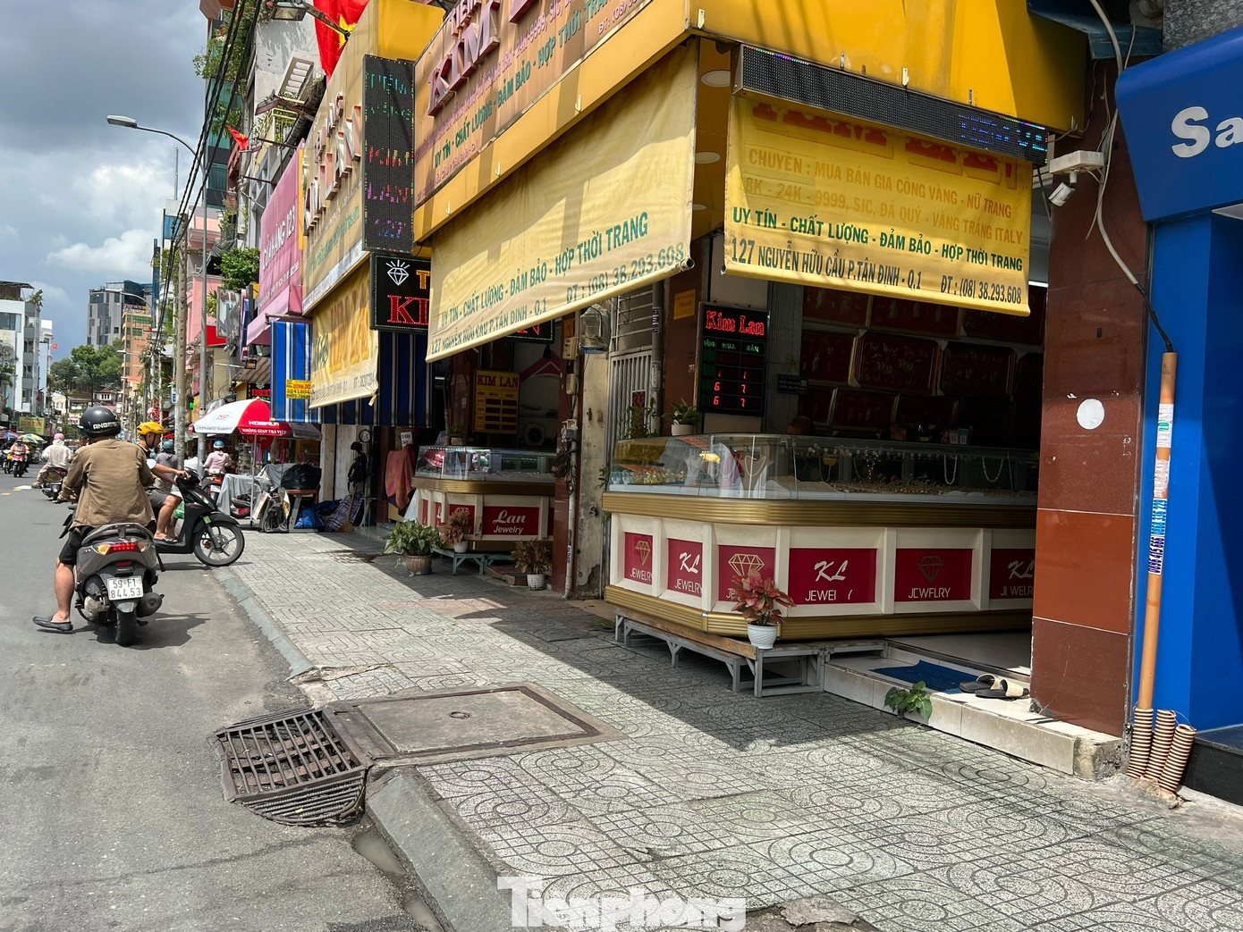 gia vang hom nay,  mua vang tphcm anh 8