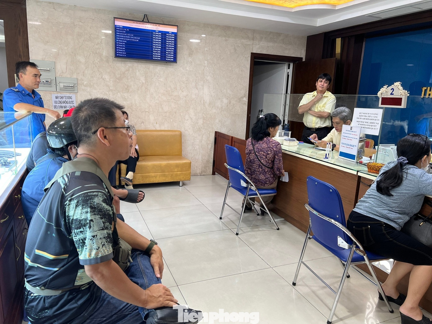 gia vang hom nay,  mua vang tphcm anh 5