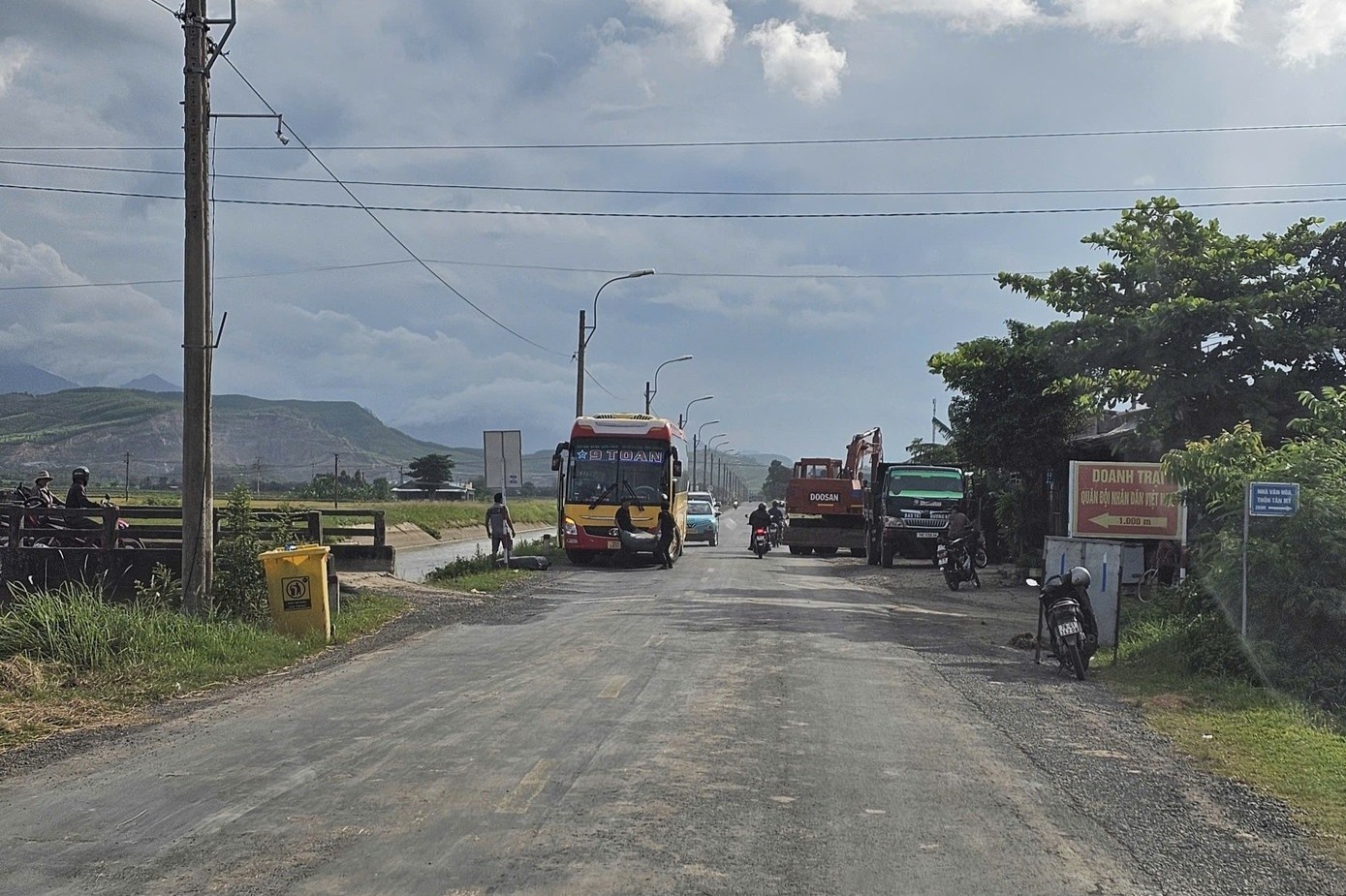 Hon 41.000 ty nang cap quoc lo, xay cao toc Dong - Tay tinh Dak Lak hinh anh
