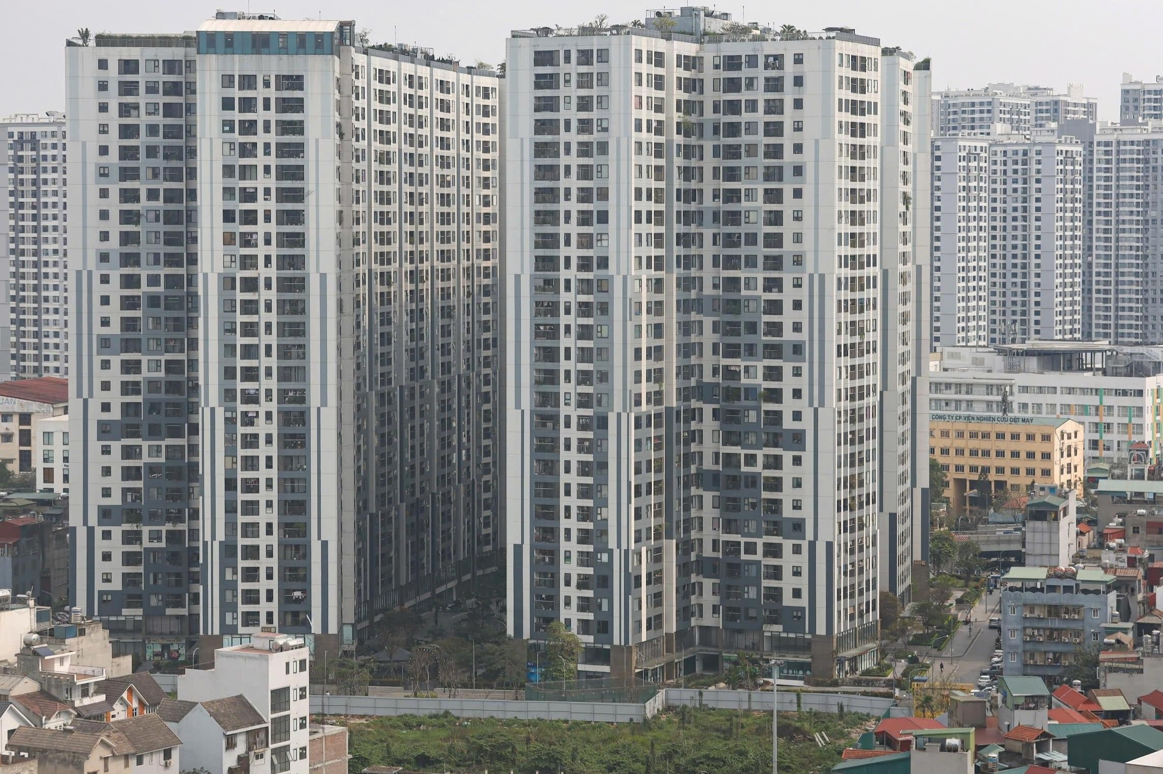 Vi sao gia nha van kho giam? hinh anh