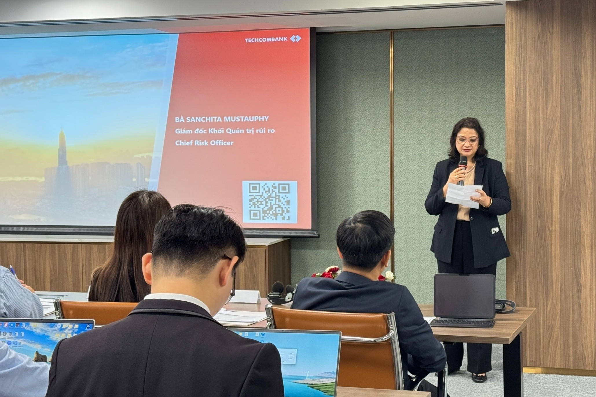 Techcombank tien phong trien khai Basel III theo Thong tu 14 cua NHNN hinh anh