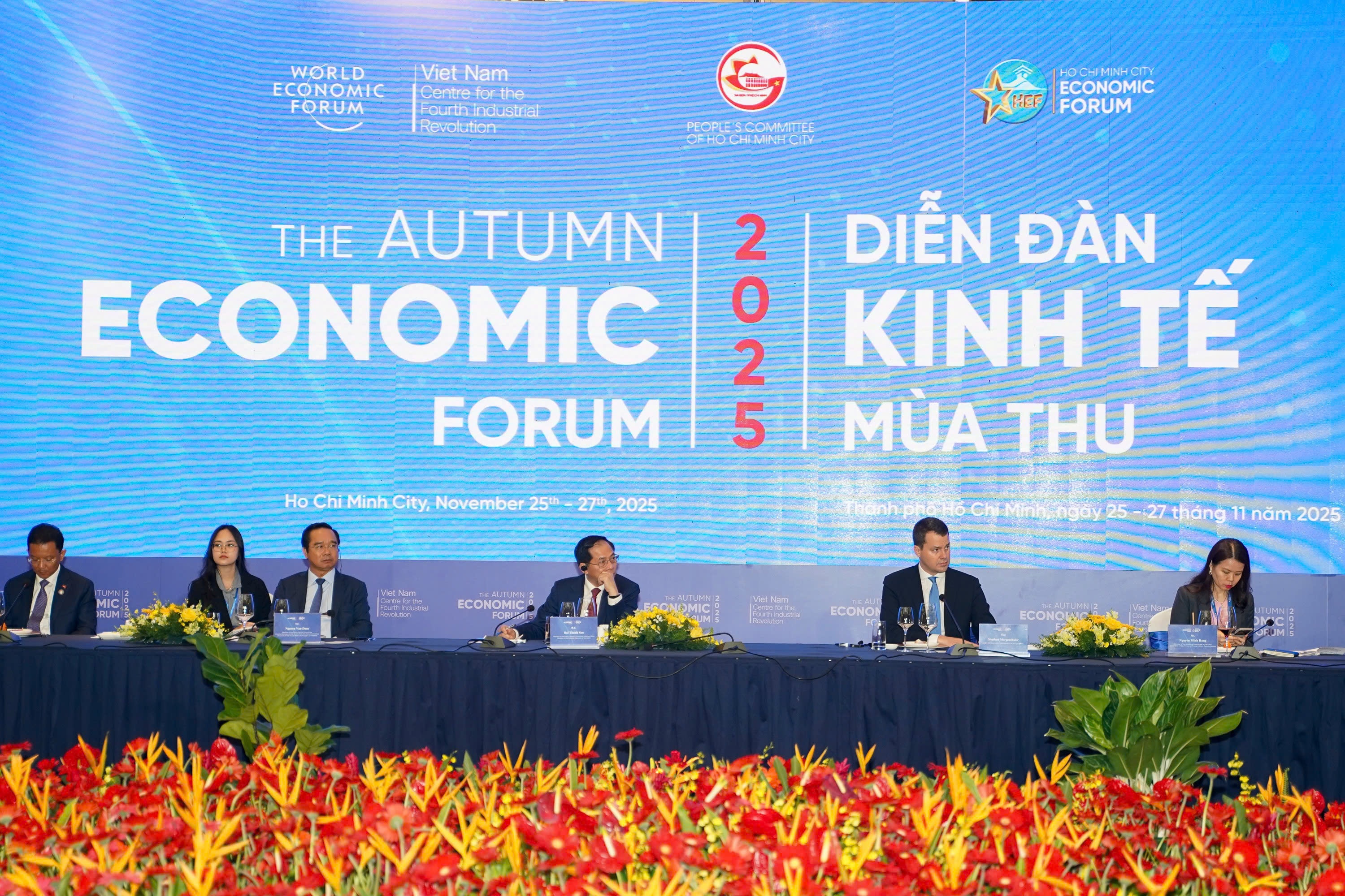 Chu tich TP.HCM: Khoa hoc - cong nghe va doi moi sang tao la cuu canh hinh anh