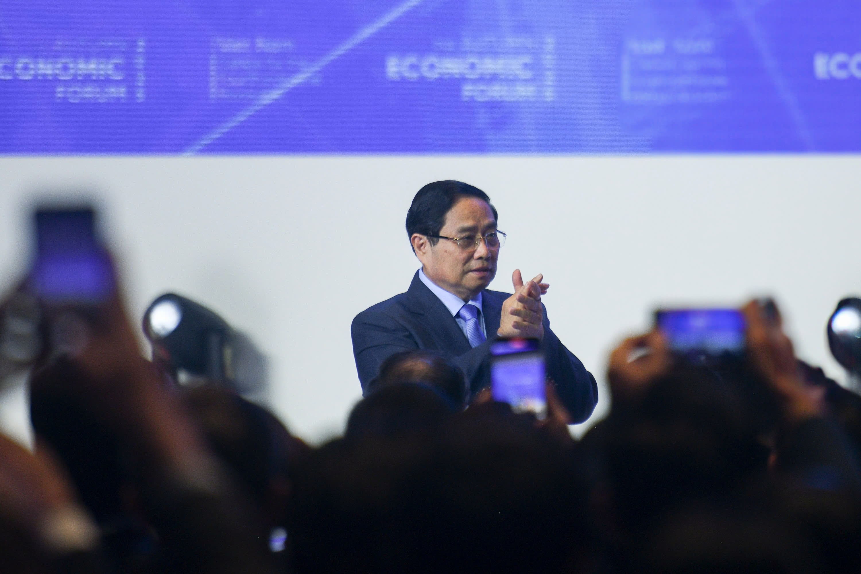 dien dan kinh te anh 2