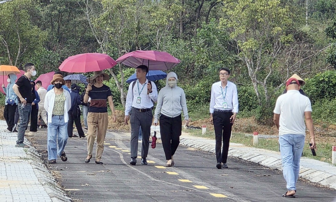 moi gioi bat dong san anh 1