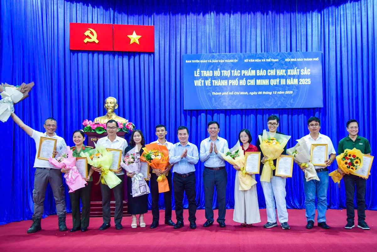 tac pham bao chi anh 1