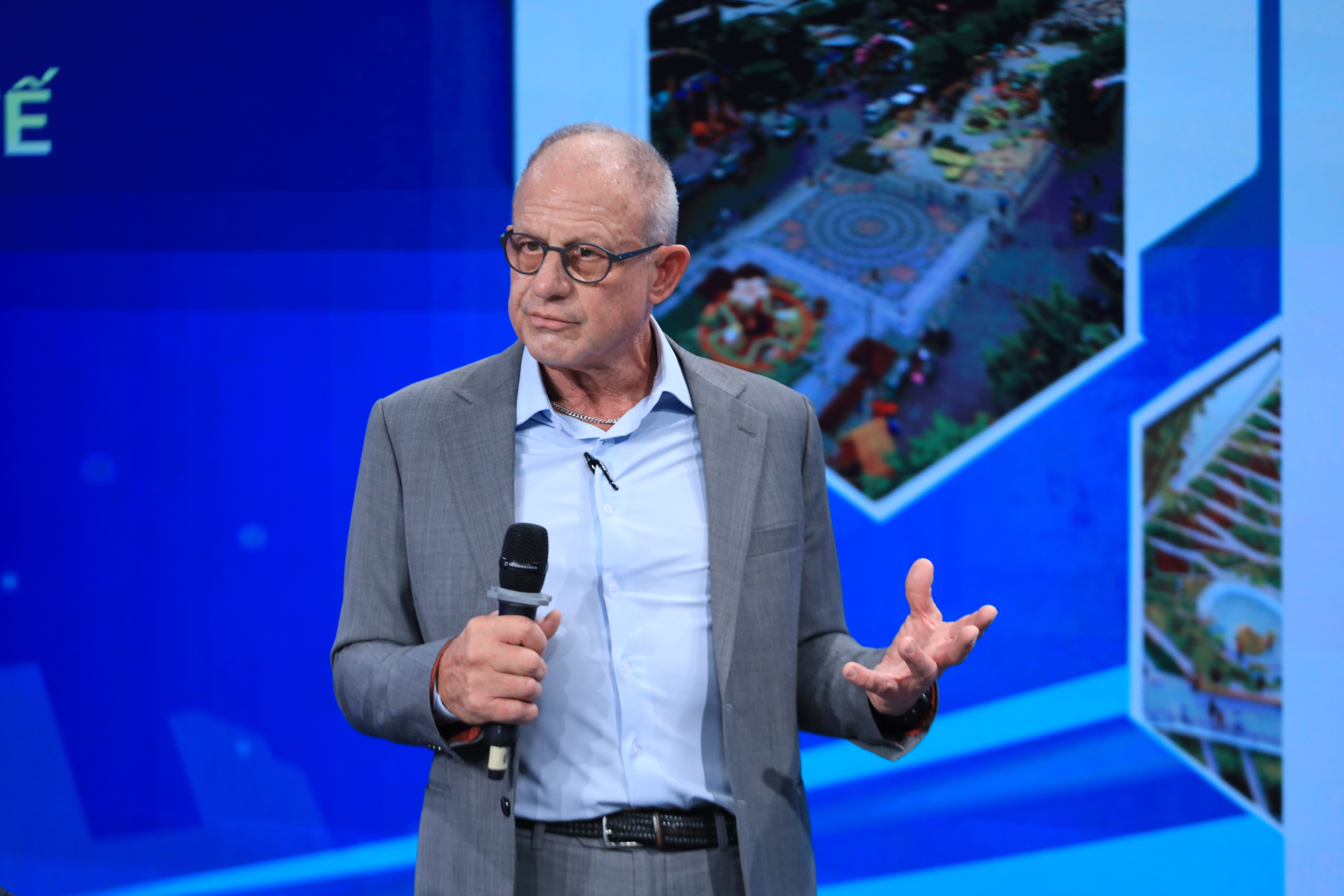 Hien ke xay dung nen kinh te cong cong cho TP.HCM hinh anh