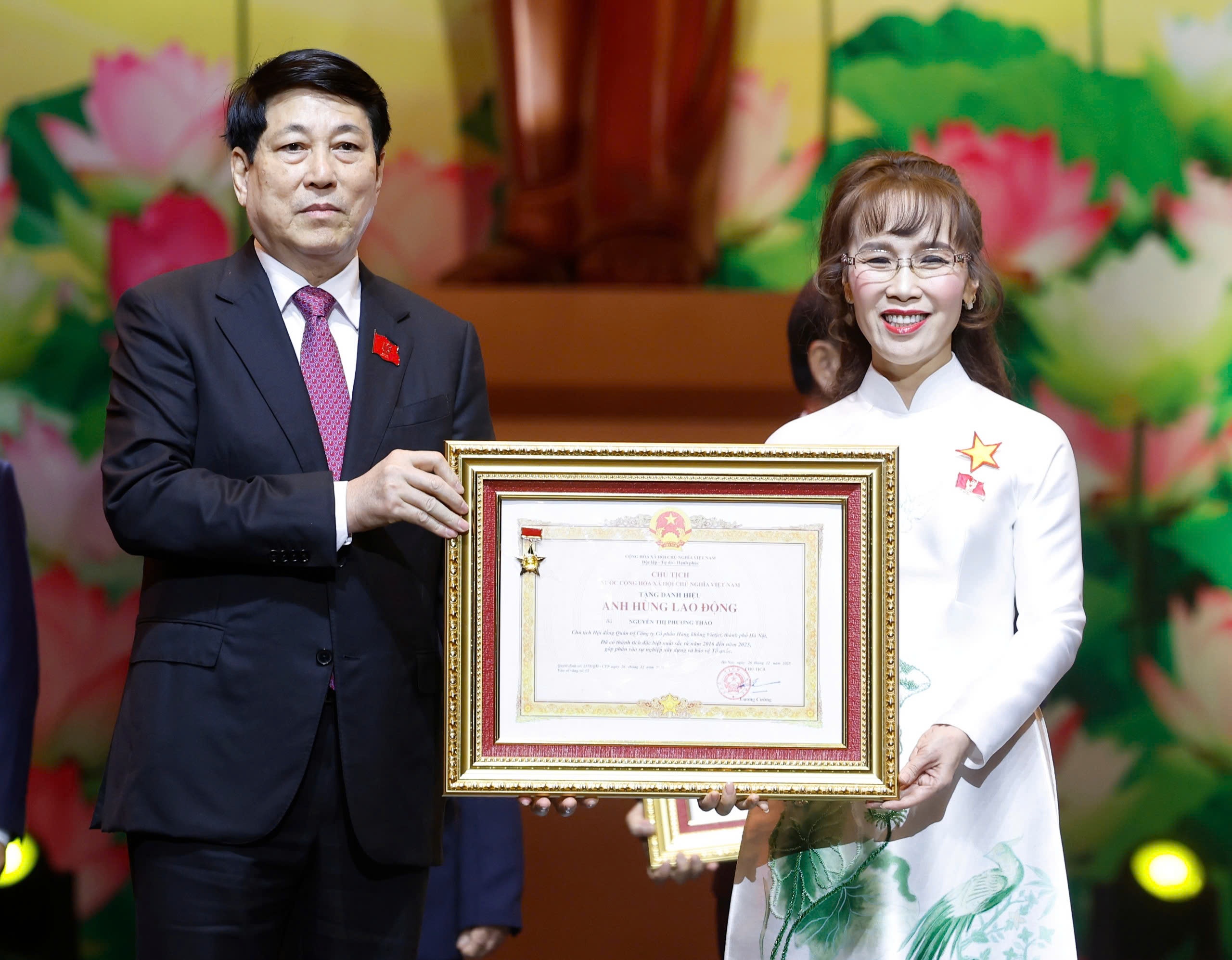 Tam anh huong cua nu ty phu duy nhat duoc phong Anh hung Lao dong hinh anh