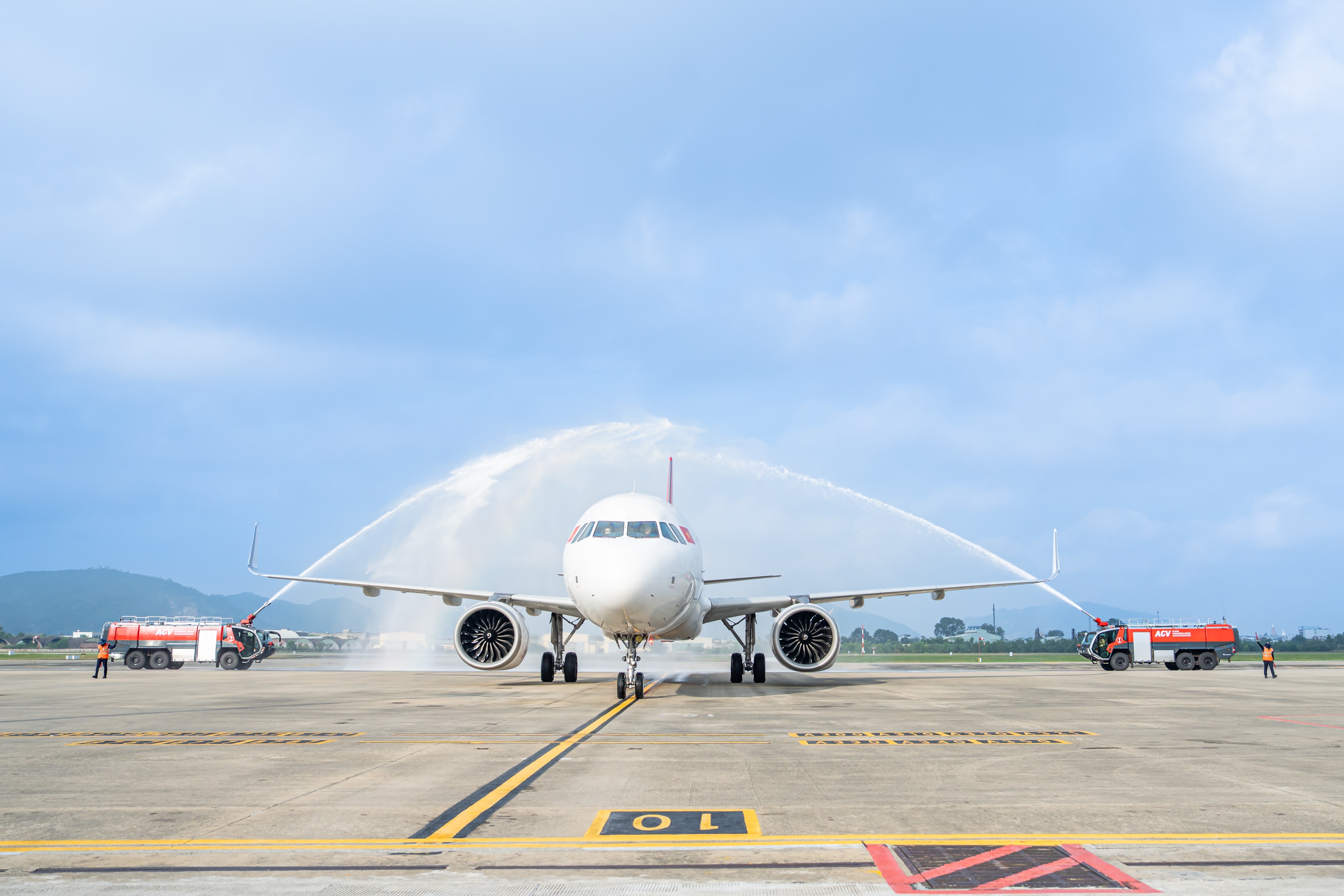 Them lua chon hang bay cho chang Ha Noi/TP.HCM - Da Nang hinh anh