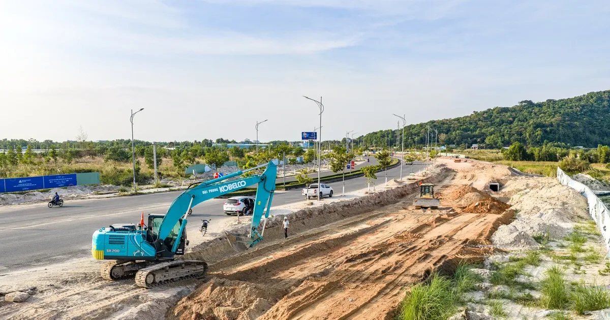 Lo 'vo' tien do du an giao thong vi khan hiem xang dau, vat lieu tang hinh anh