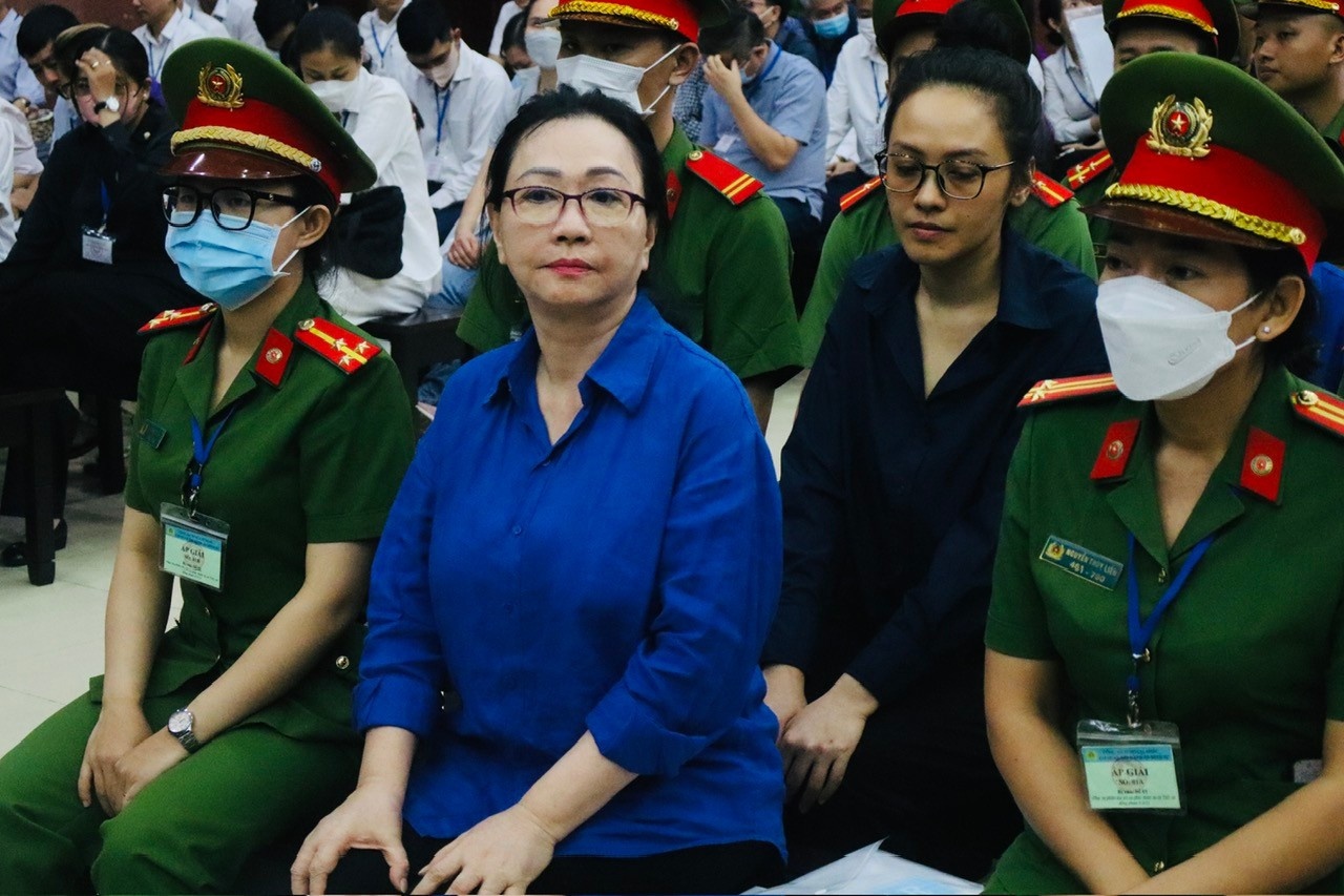 Ngan hang SCB lan dau xu ly tai san the chap cua ba Truong My Lan hinh anh