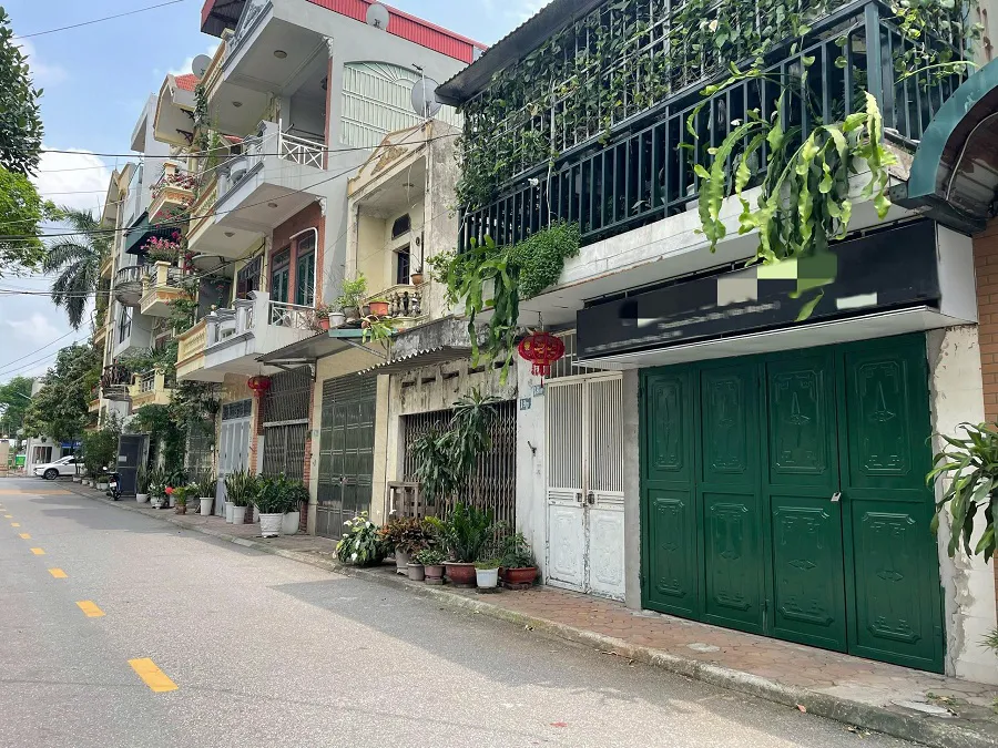 Gia tang qua cao, nha tho cu Ha Noi kho tim khach hinh anh