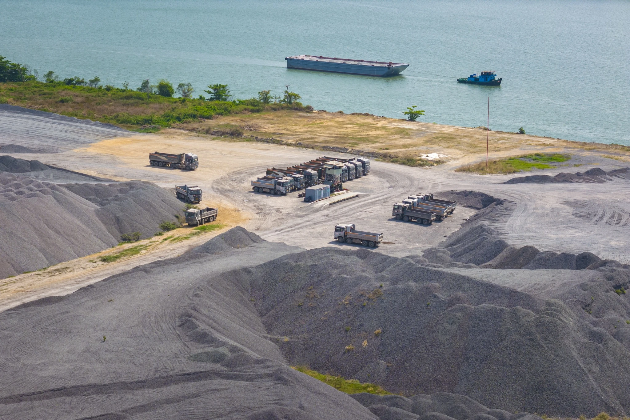 vat lieu xay dung anh 2