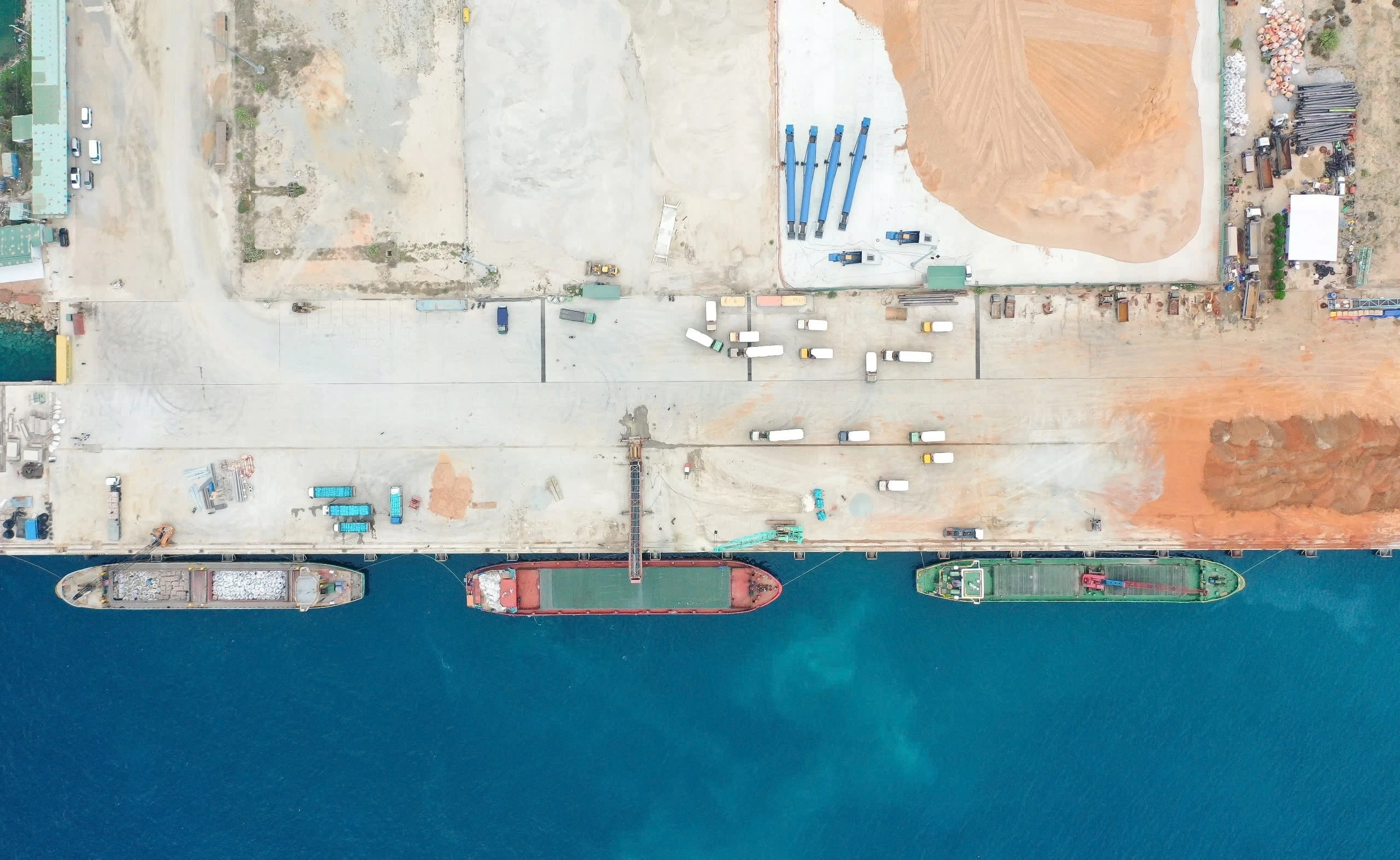 Khoi dong 'sieu' du an LNG Ca Na 57.000 ty dong hinh anh