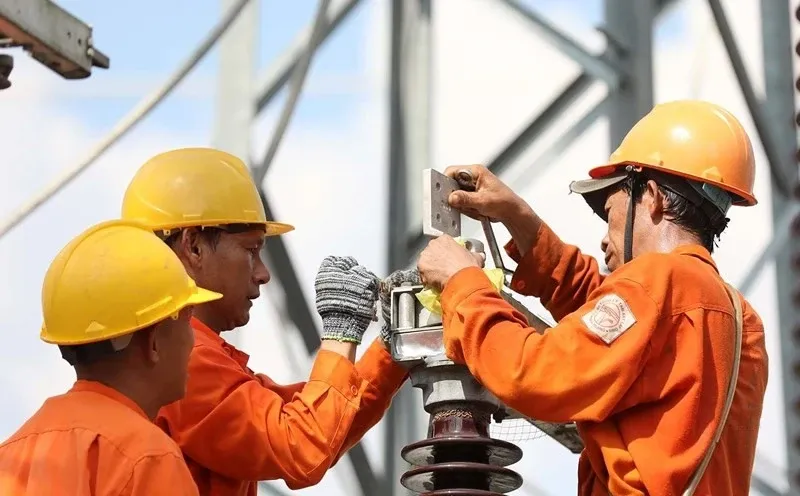 Thong tin tinh gia dien moi theo gio cao diem, thap diem hinh anh