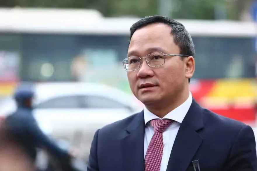 Ong Khuat Viet Hung lam viec tai Vietjet hinh anh