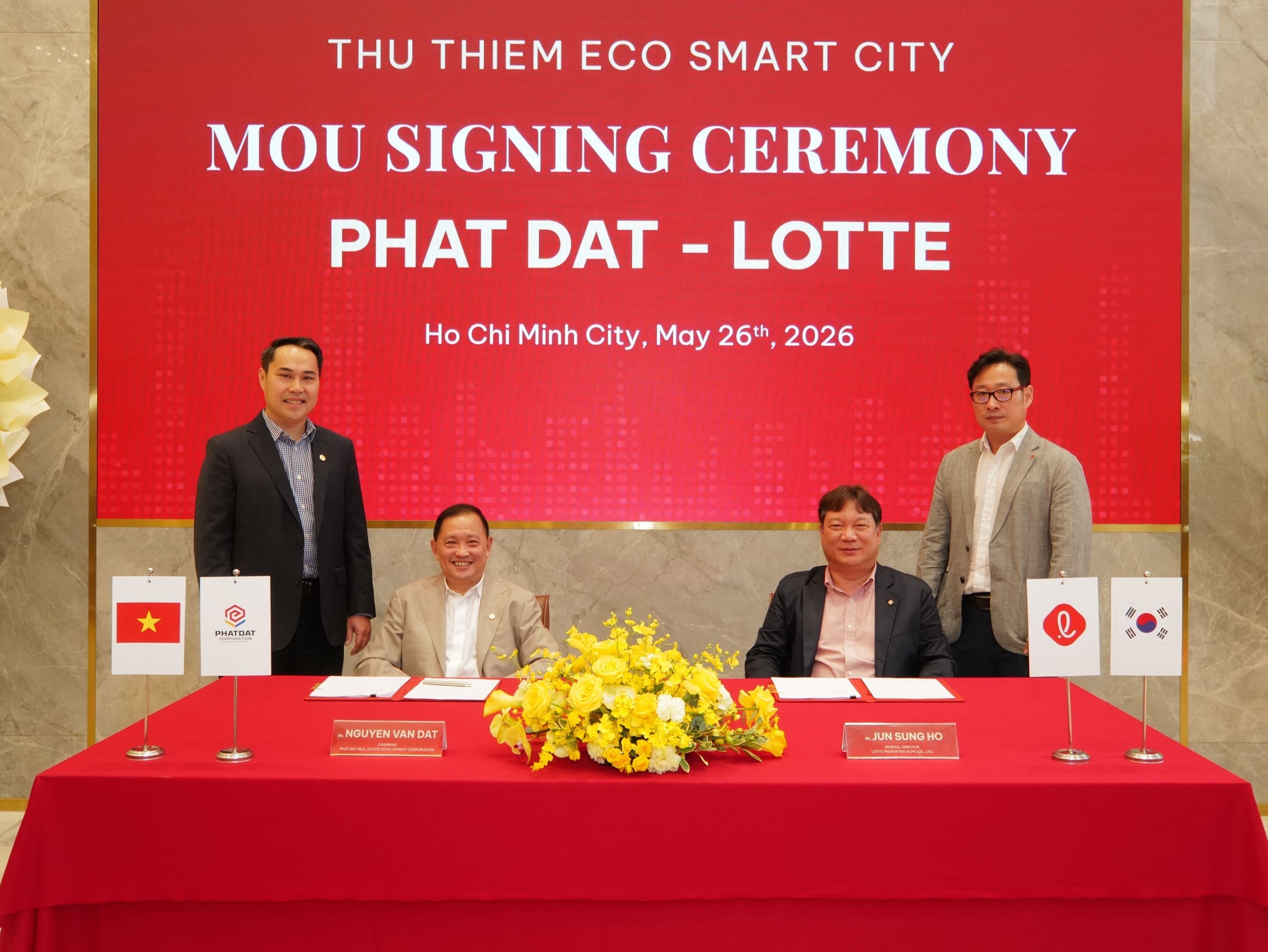 Phat Dat,  Thu Thiem anh 1