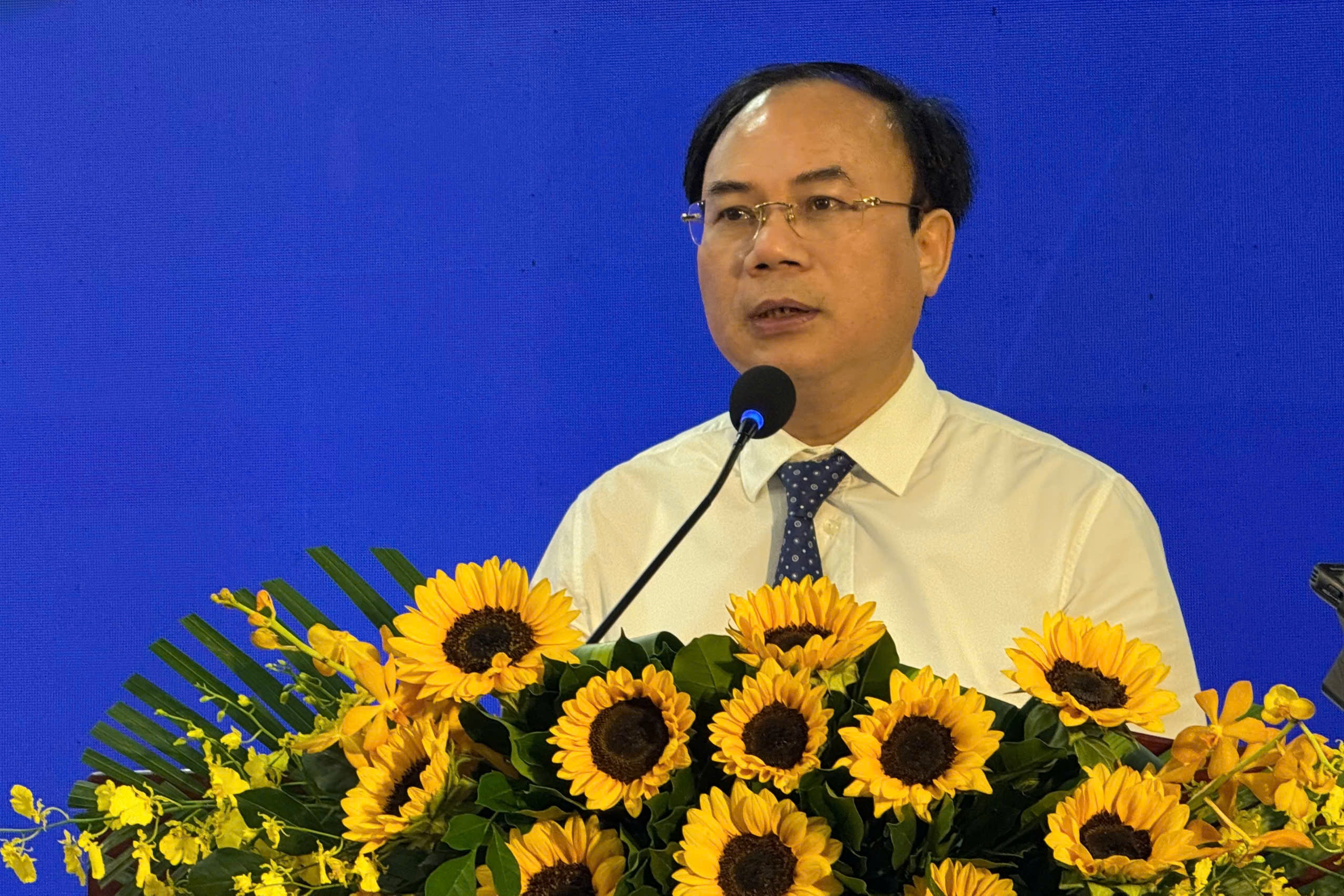 De nghi TP.HCM khoi cong it nhat 1 du an nha o cho thue trong thang 6 hinh anh