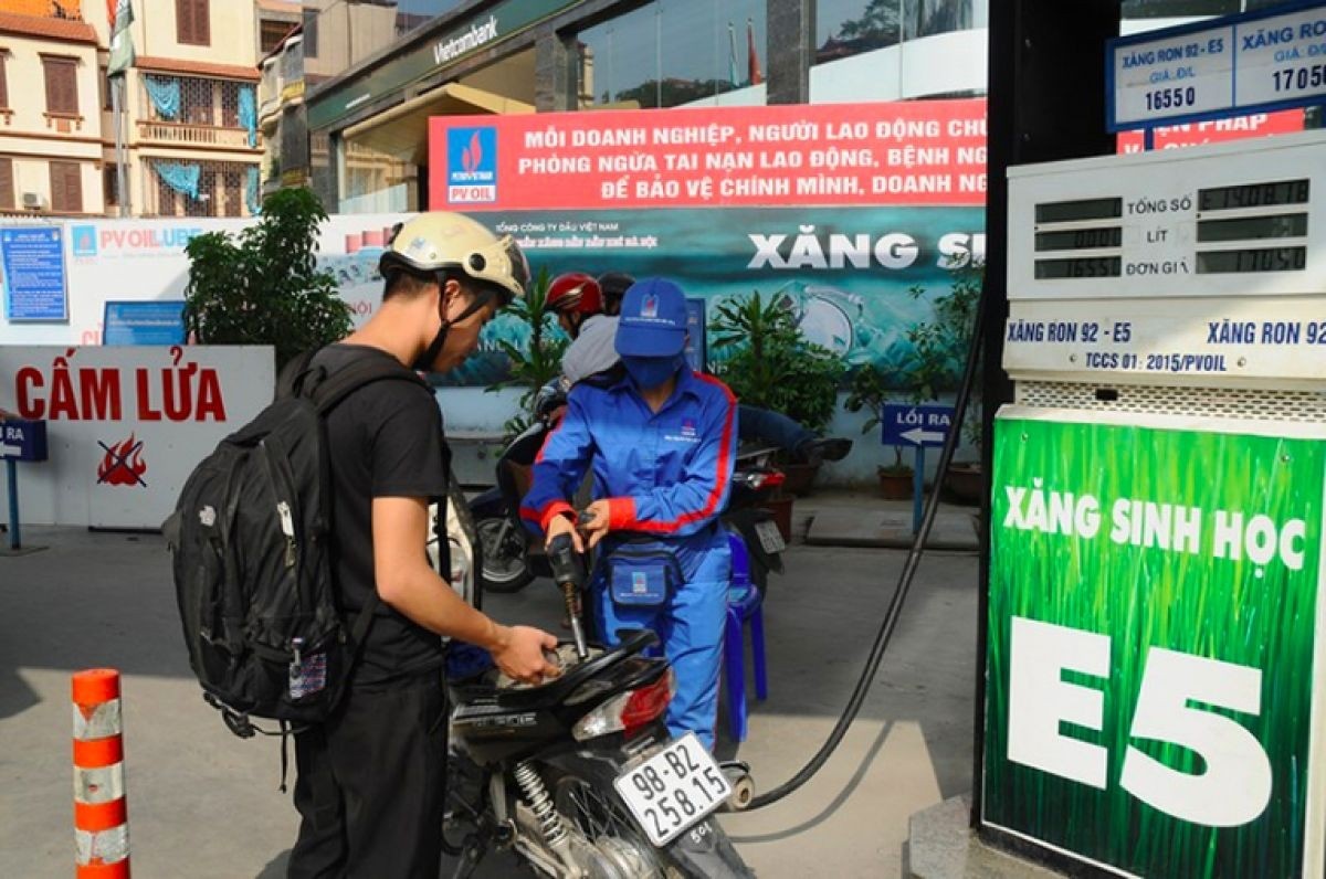 De xuat tang thoi gian luu thong xang E5 tren thi truong hinh anh