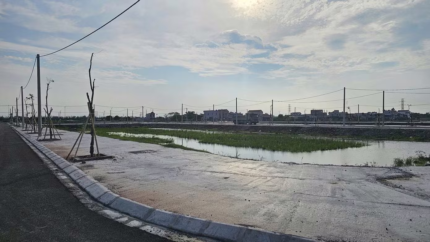 đấu gi&aacute; đất ảnh 2