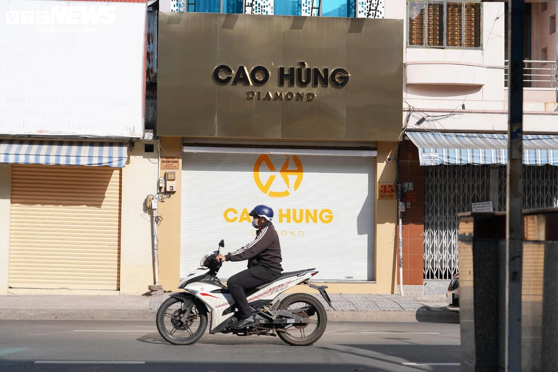 Thị trường kim cương TP.HCM 'đóng băng'