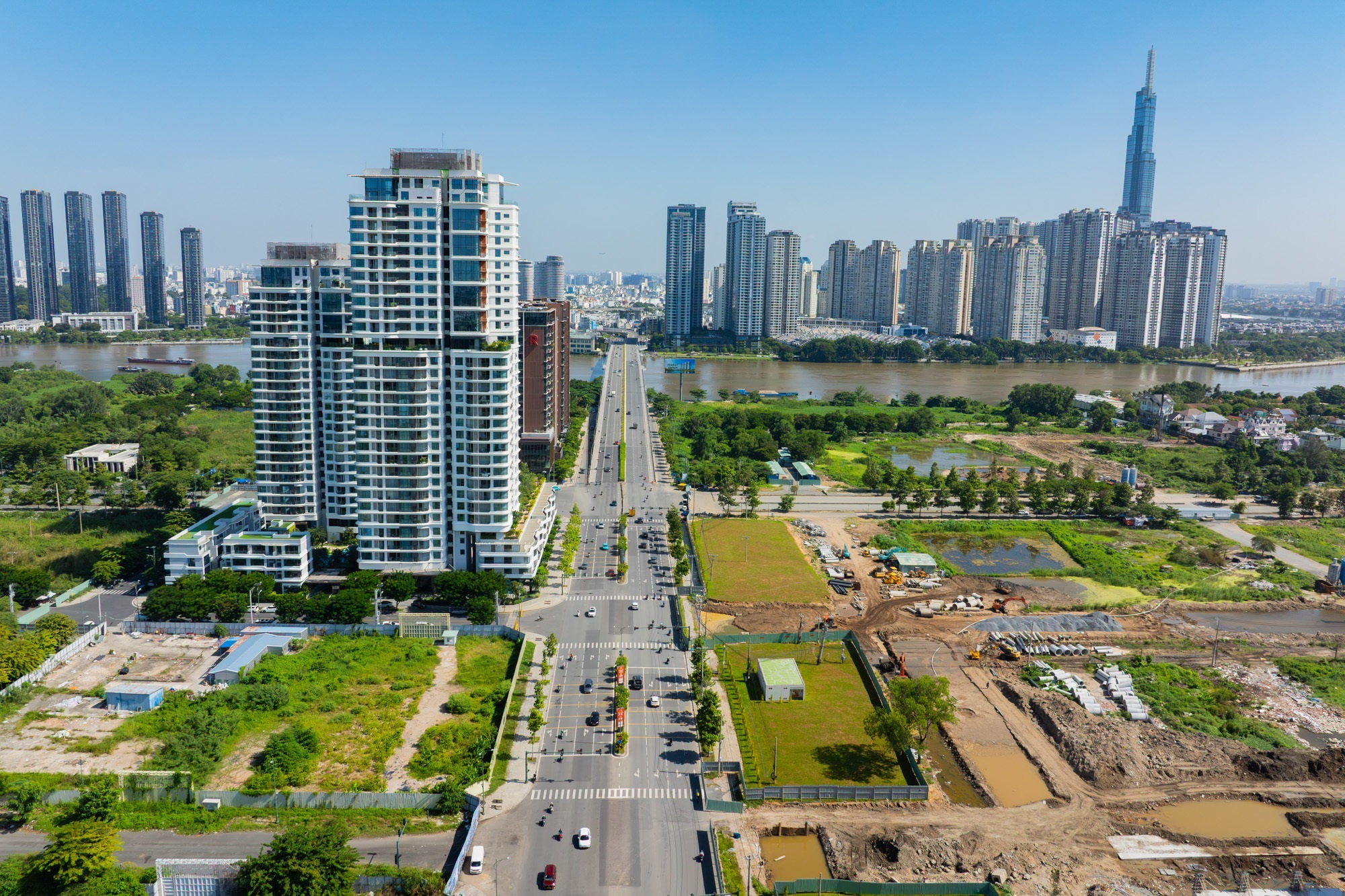 Dòng tiền hơn 228 triệu USD trong loạt thương vụ đáng chú ý tháng 7
